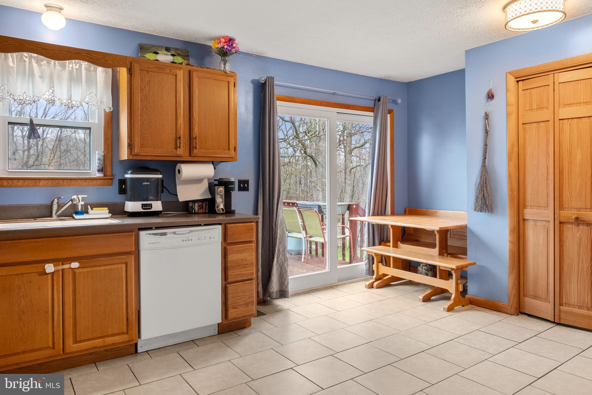 SUNRISE SUMMIT - Residential