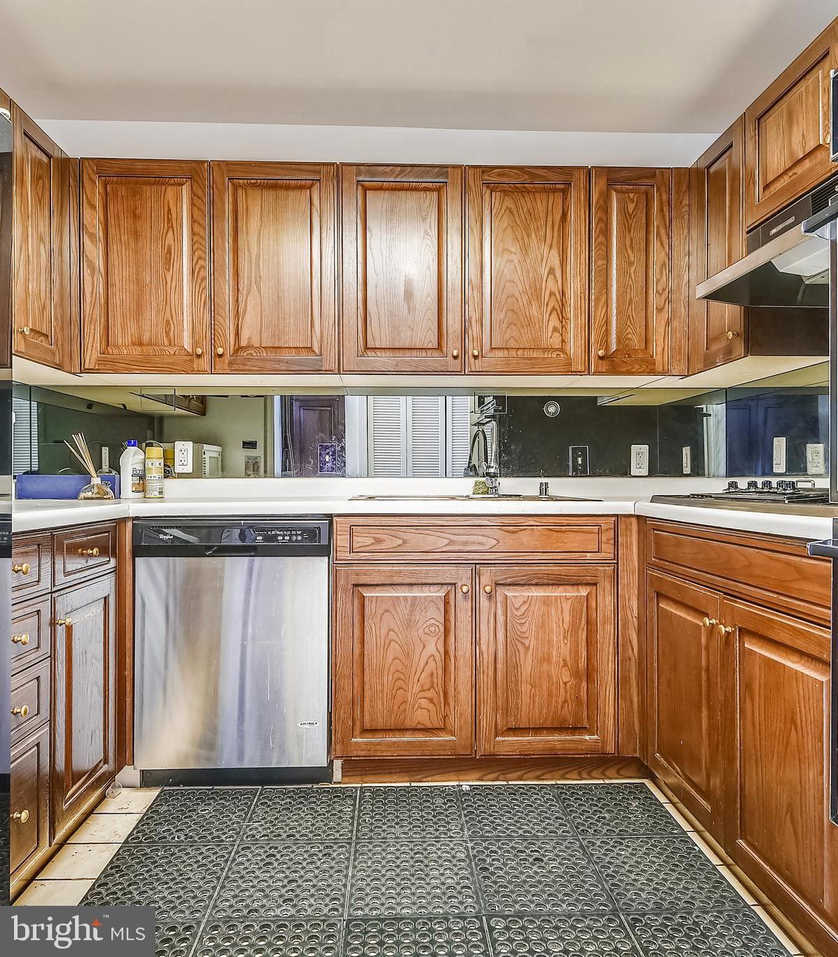 INNER HARBOR - Residential Lease