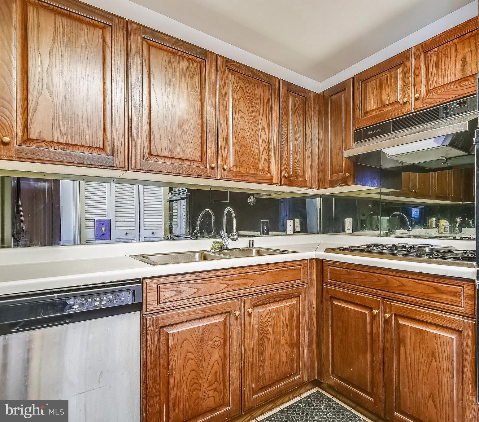 INNER HARBOR - Residential Lease