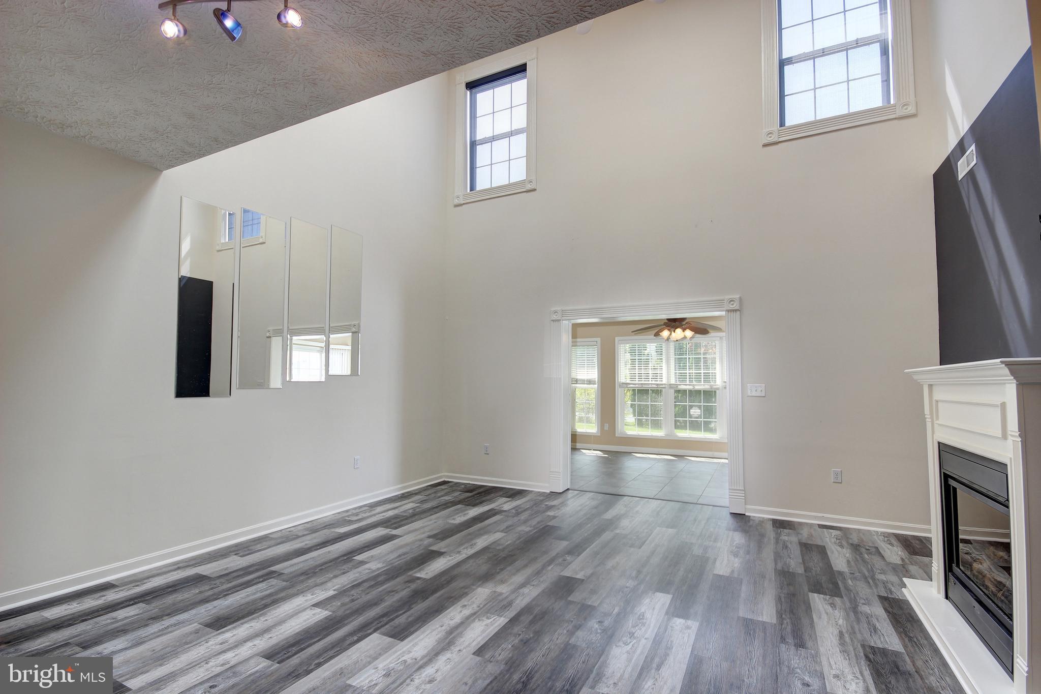 WOOD CREEK GOLF COMM - Residential