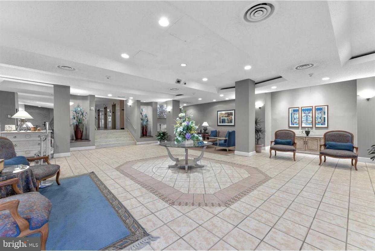 WESTLAKE TERRACE - Residential