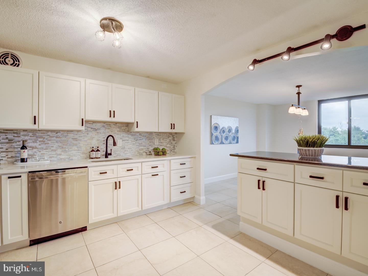 WESTLAKE TERRACE - Residential