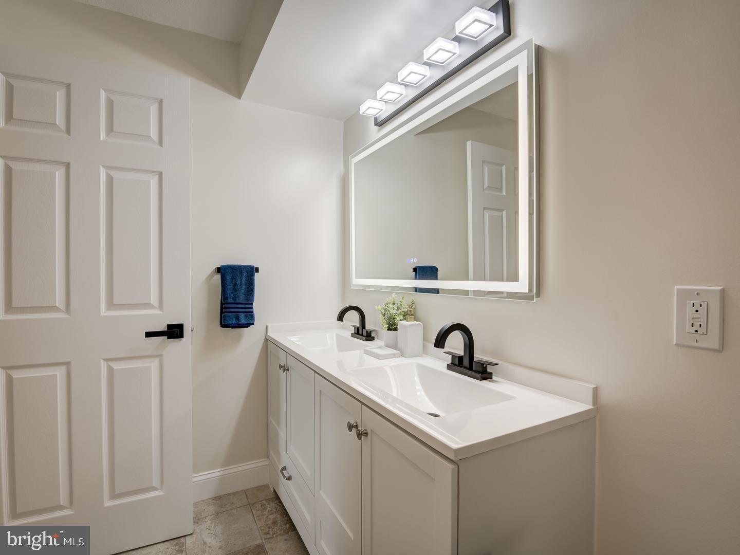 WESTLAKE TERRACE - Residential