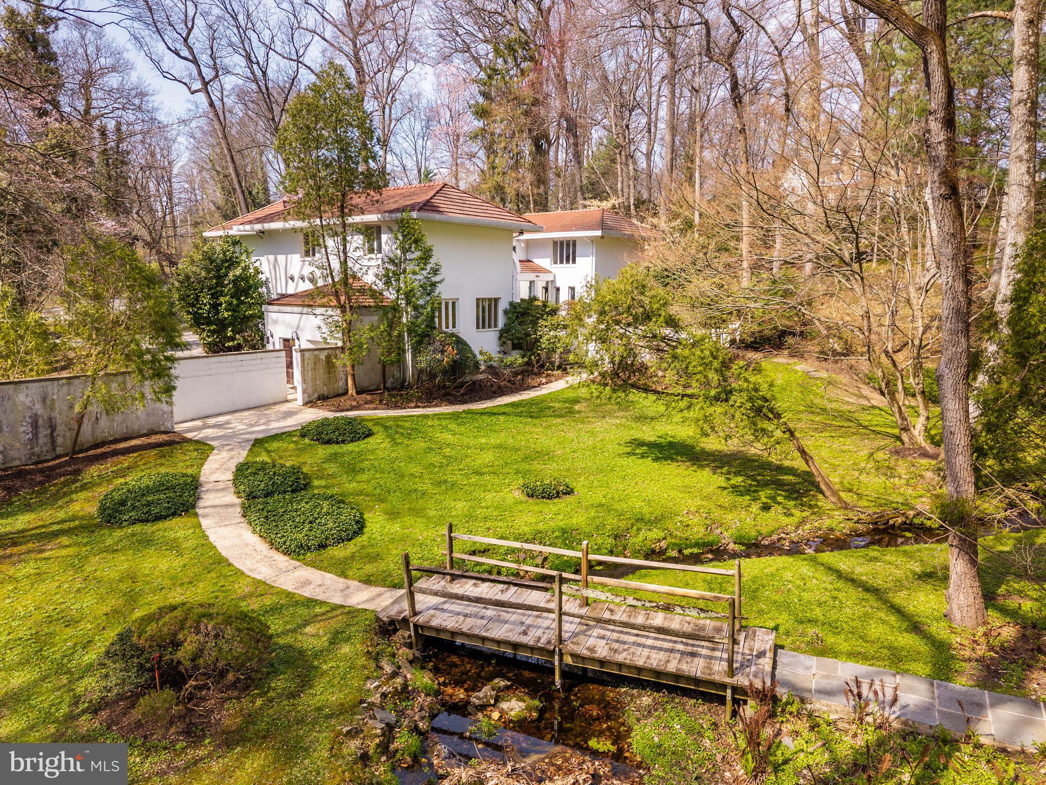 844 BRYN MAWR AVENUE