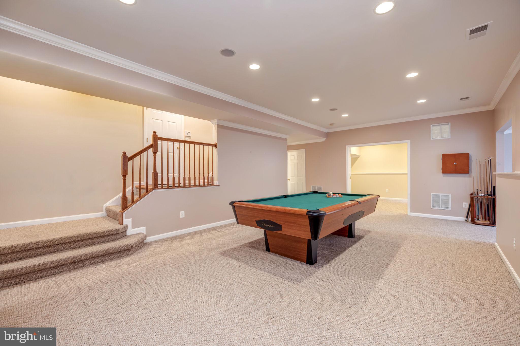 WINDSOR KNOLL - Residential Lease