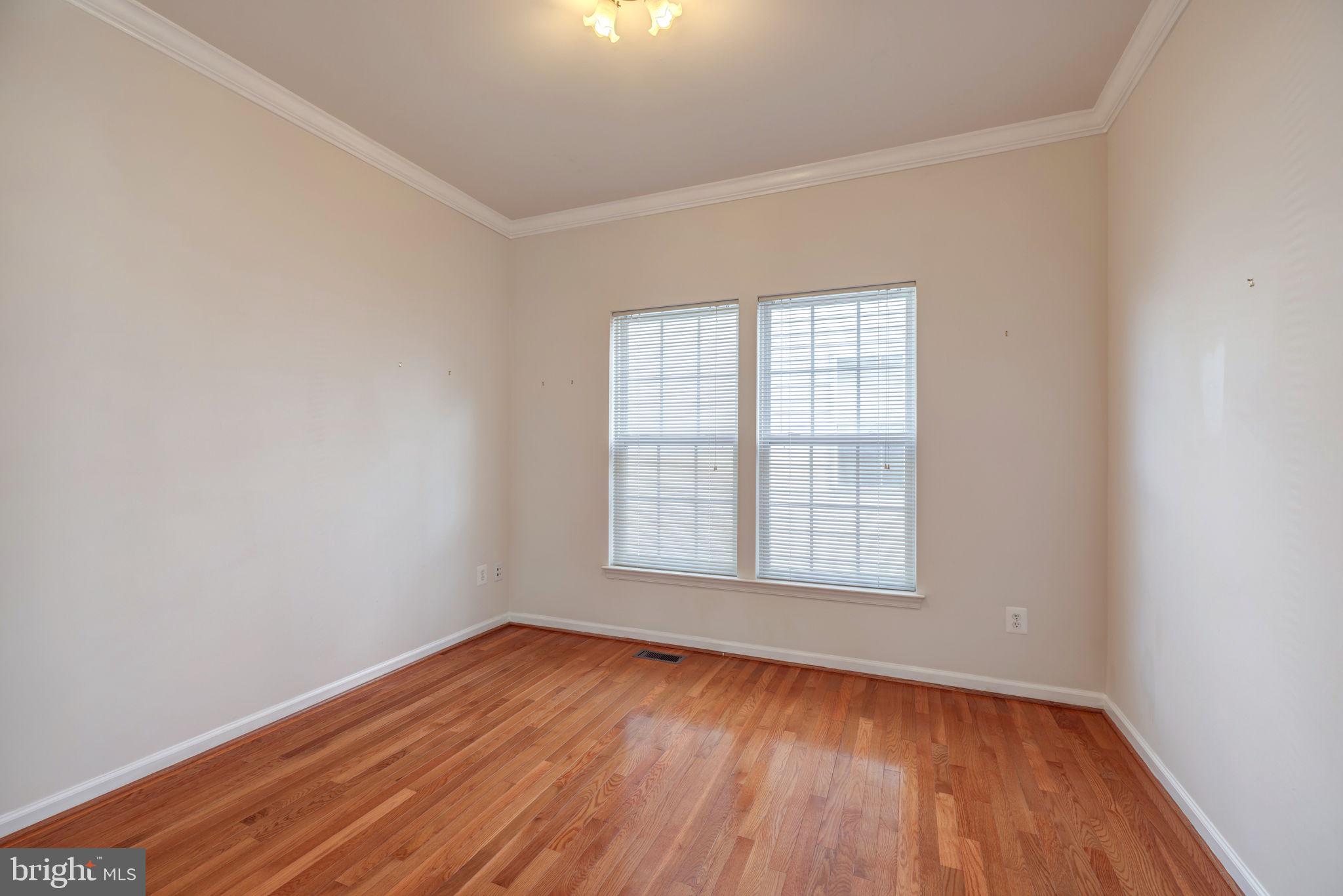 WINDSOR KNOLL - Residential Lease