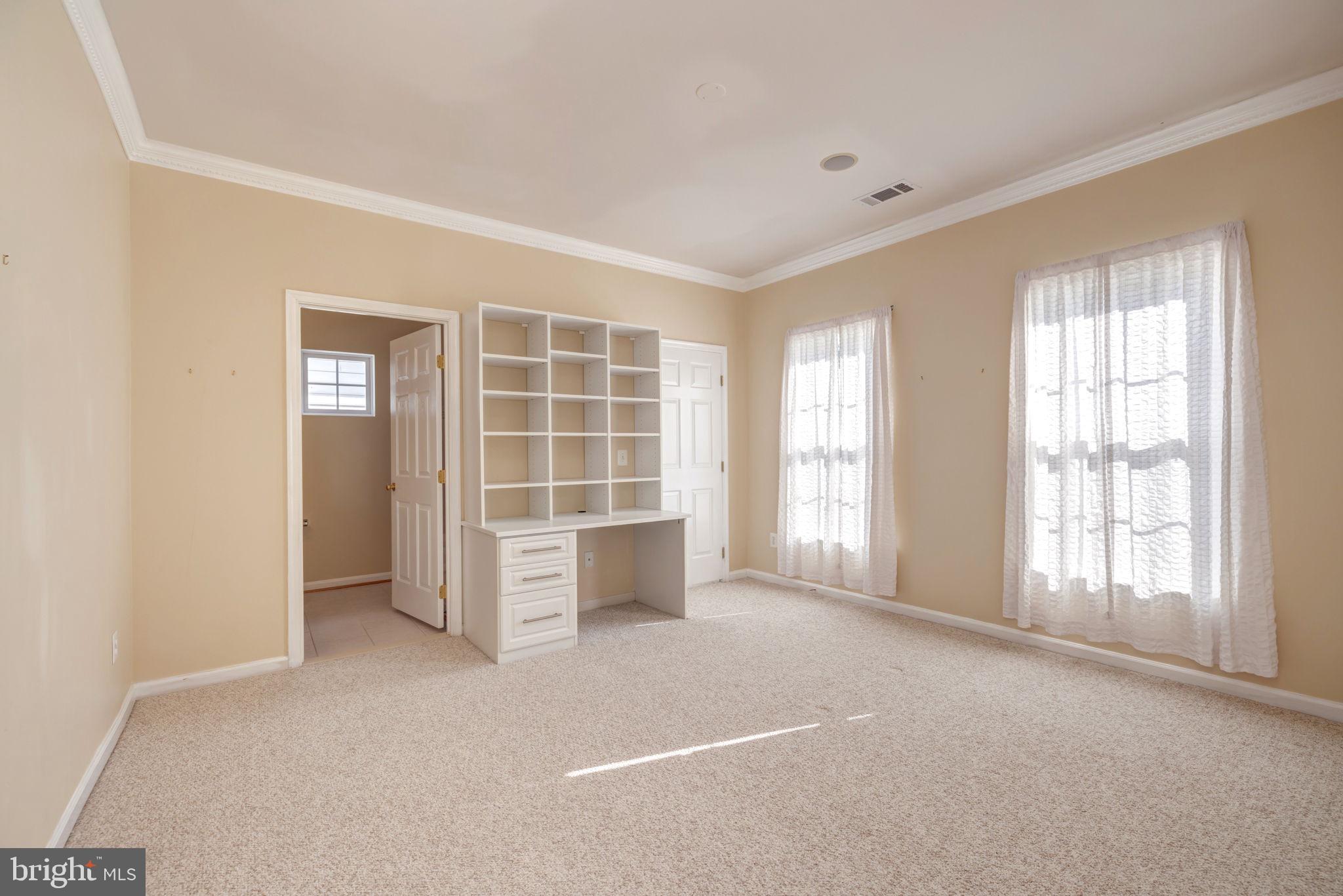 WINDSOR KNOLL - Residential Lease