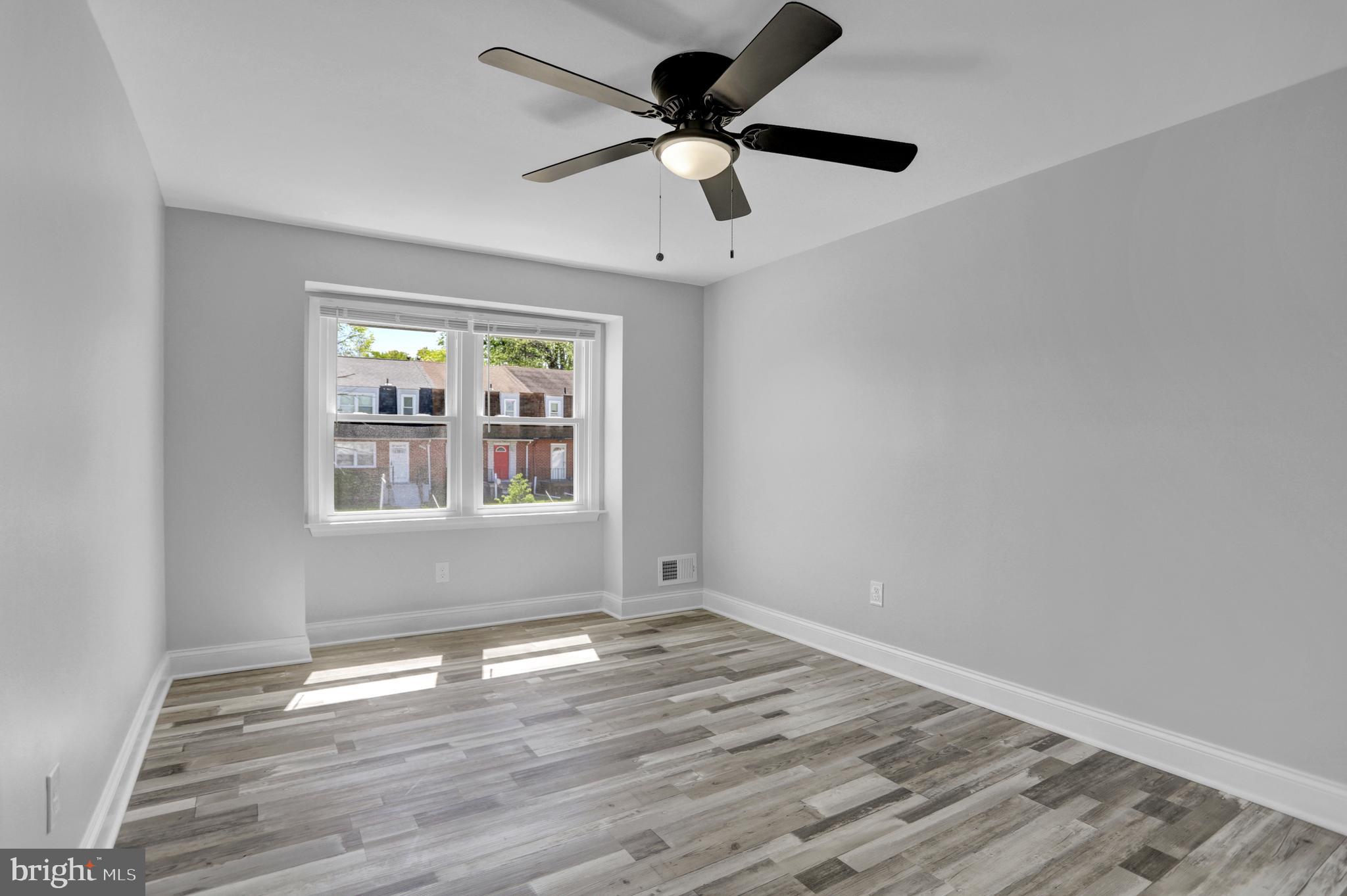 HOLLAND HILL - Residential