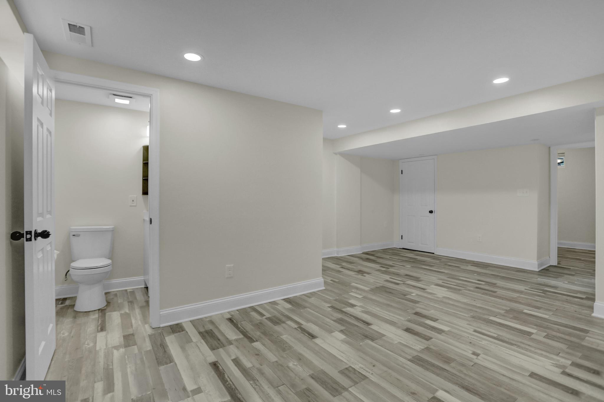 HOLLAND HILL - Residential