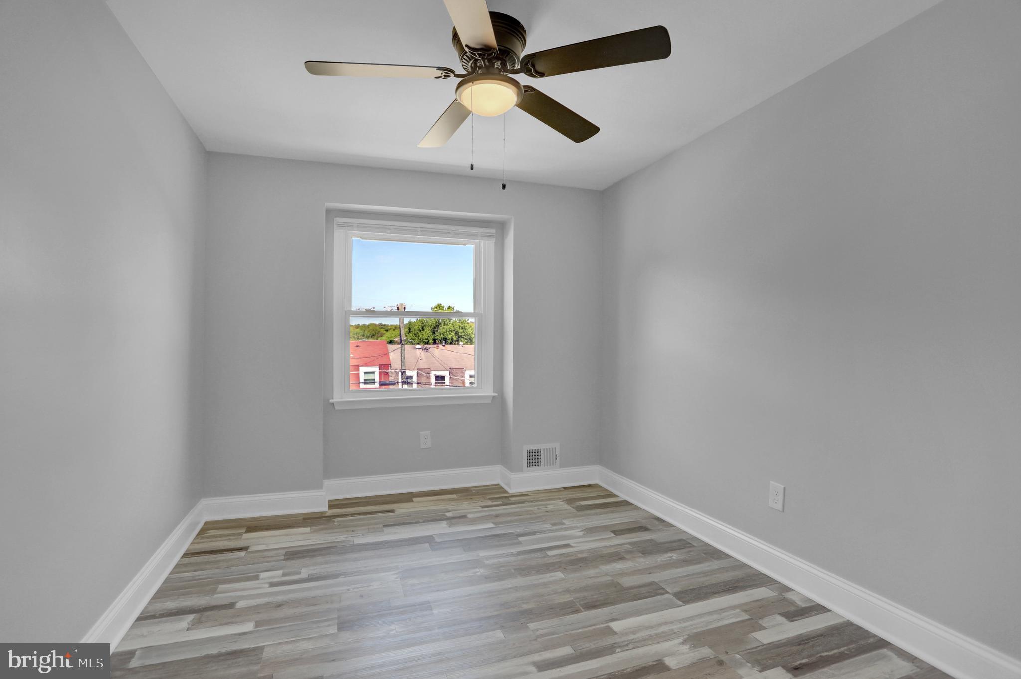 HOLLAND HILL - Residential