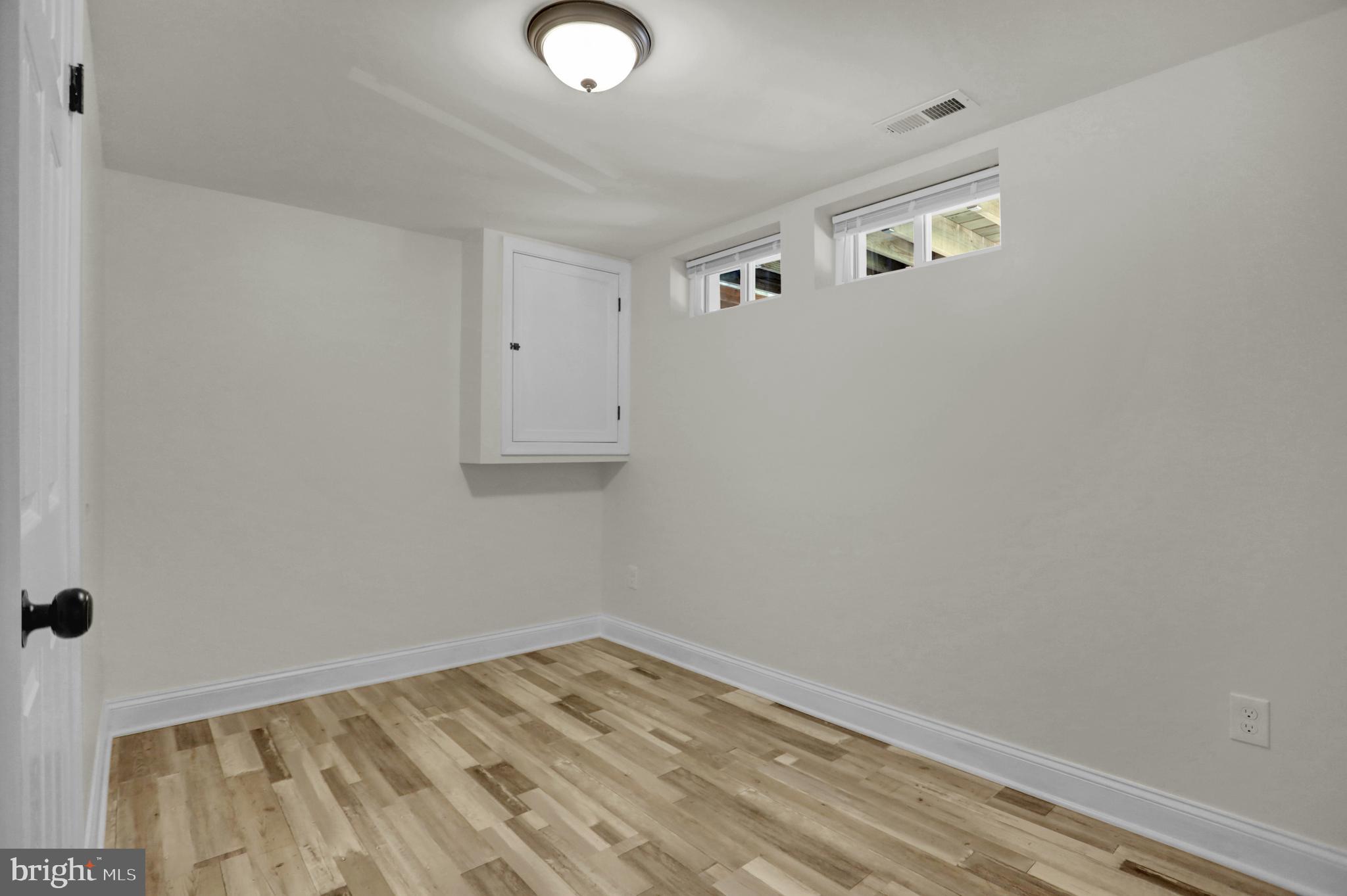 HOLLAND HILL - Residential