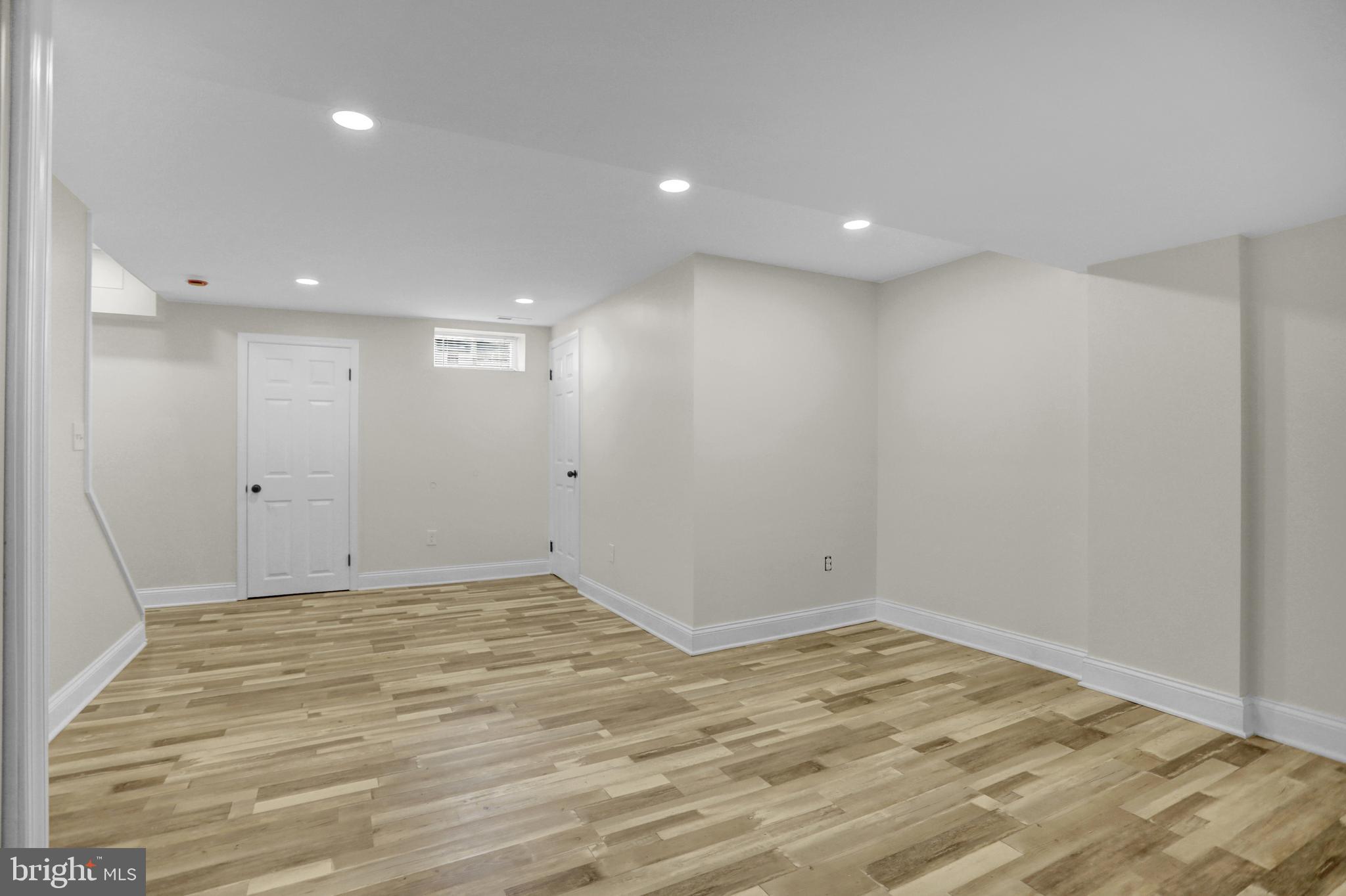 HOLLAND HILL - Residential