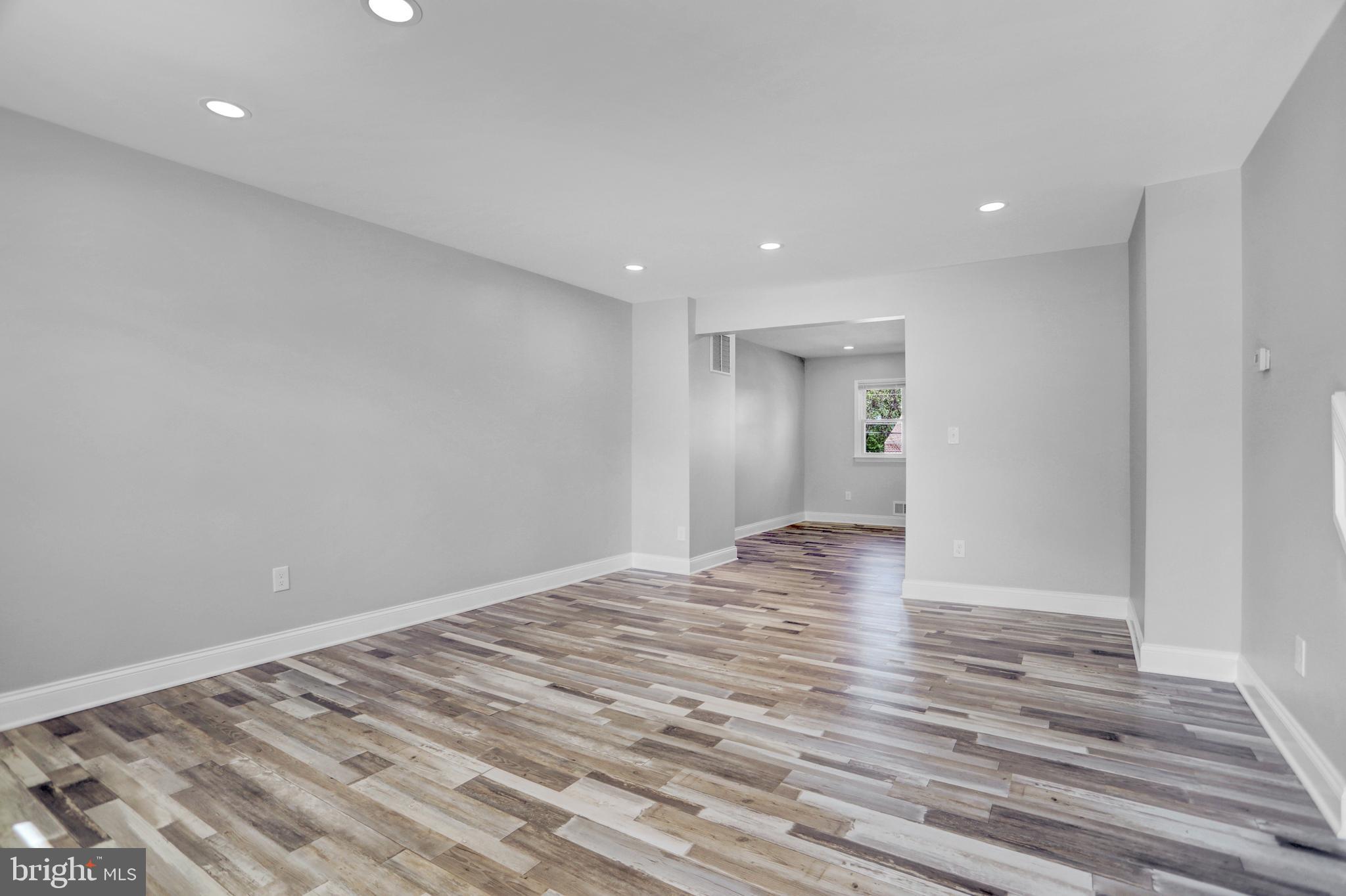 HOLLAND HILL - Residential