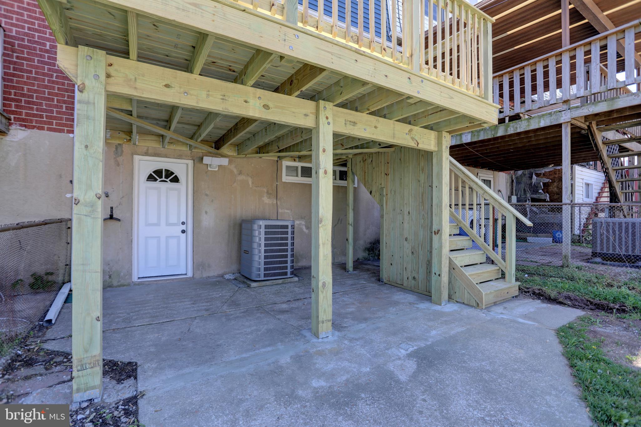 HOLLAND HILL - Residential