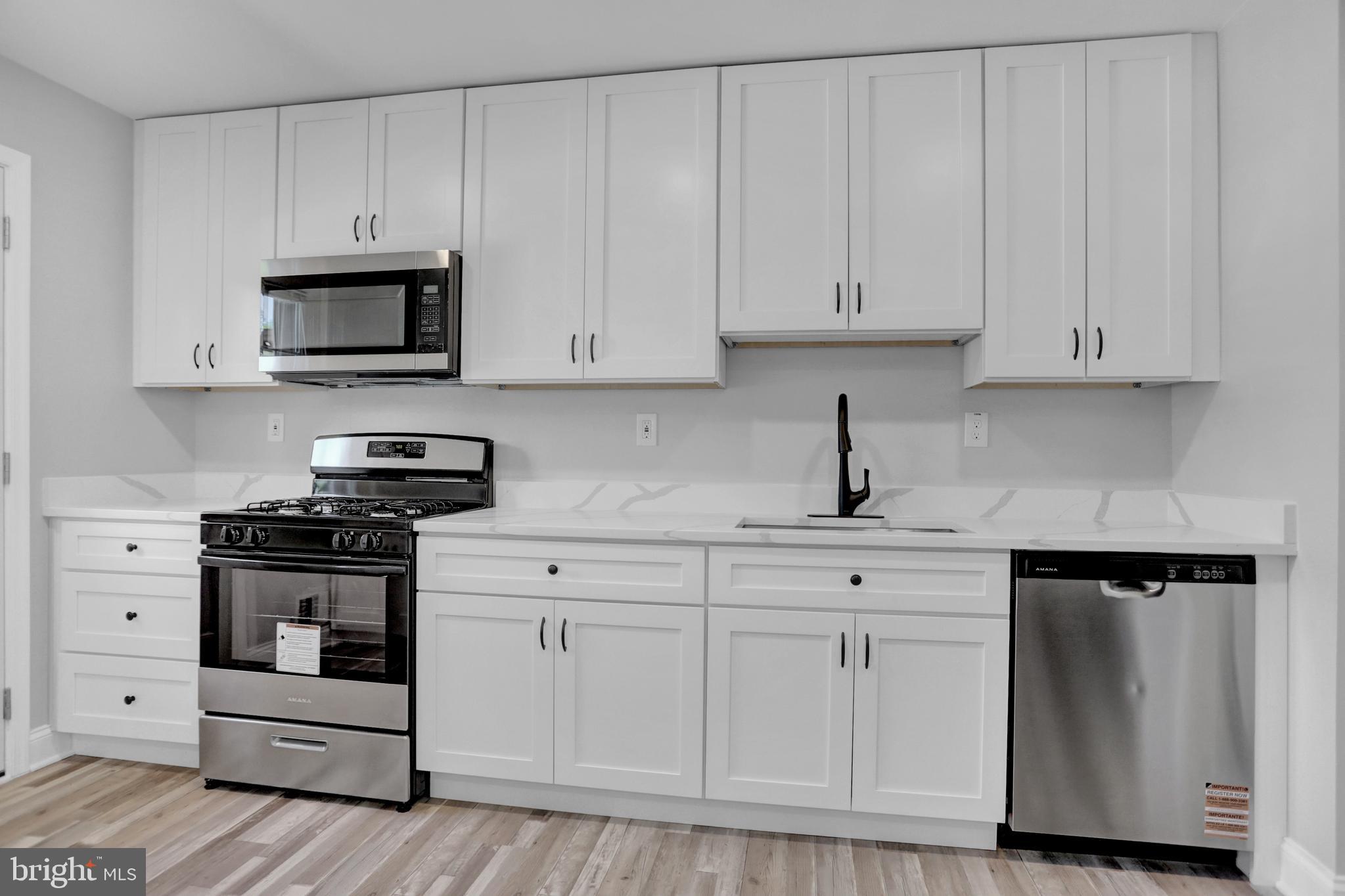 HOLLAND HILL - Residential