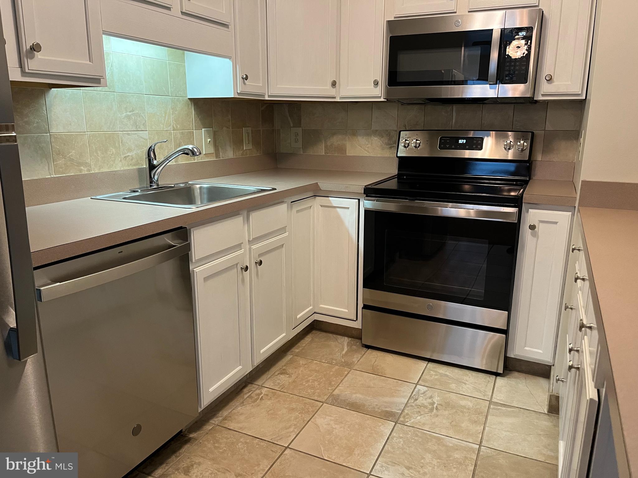 CHESTERVIEW - Residential Lease