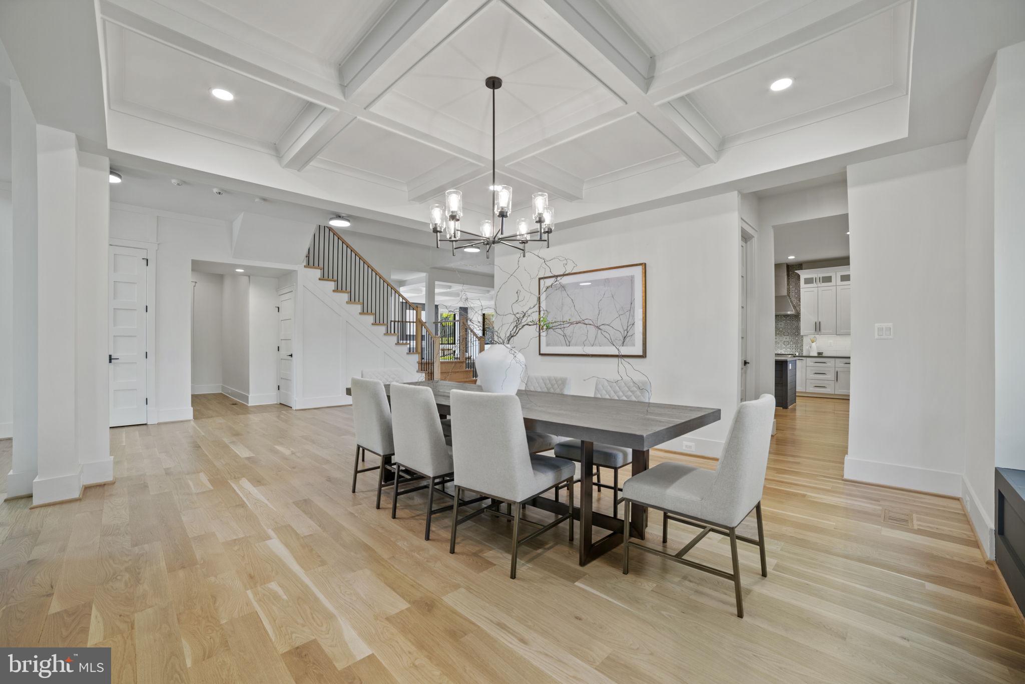 GOLF CLUB MANOR - Residential Lease