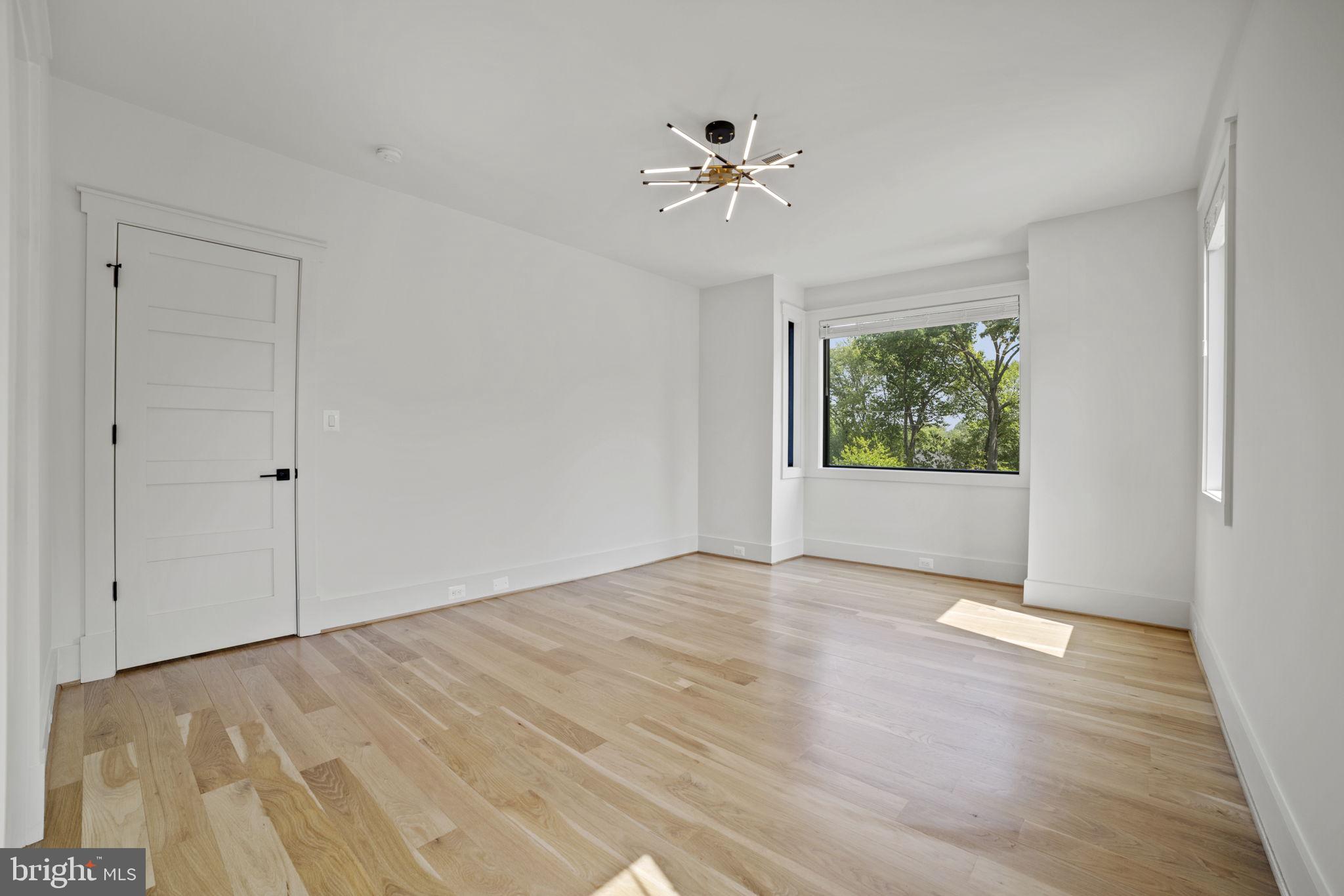 GOLF CLUB MANOR - Residential Lease