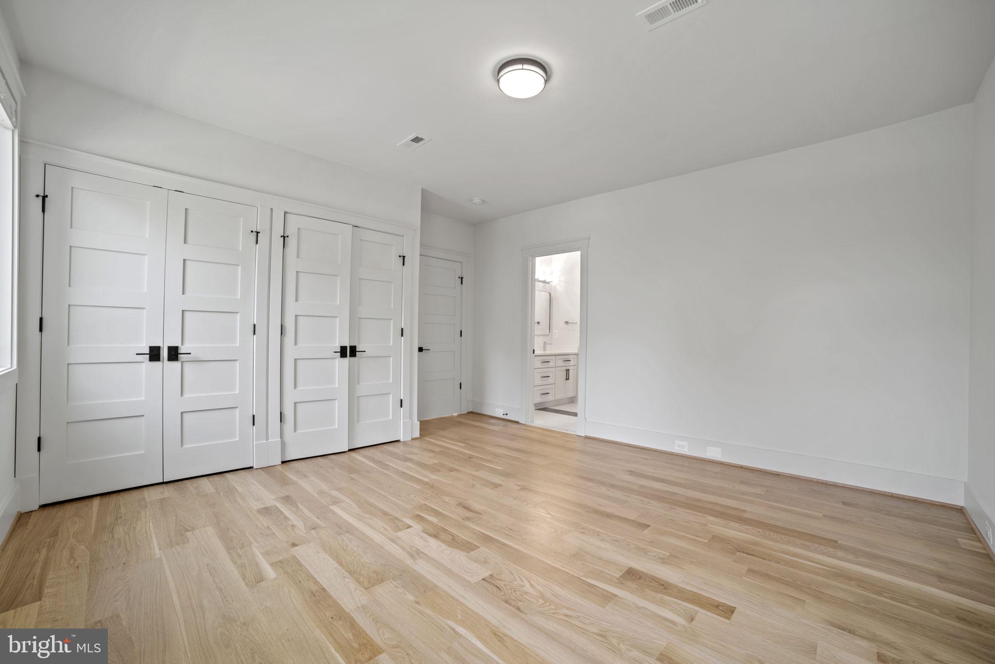 GOLF CLUB MANOR - Residential Lease