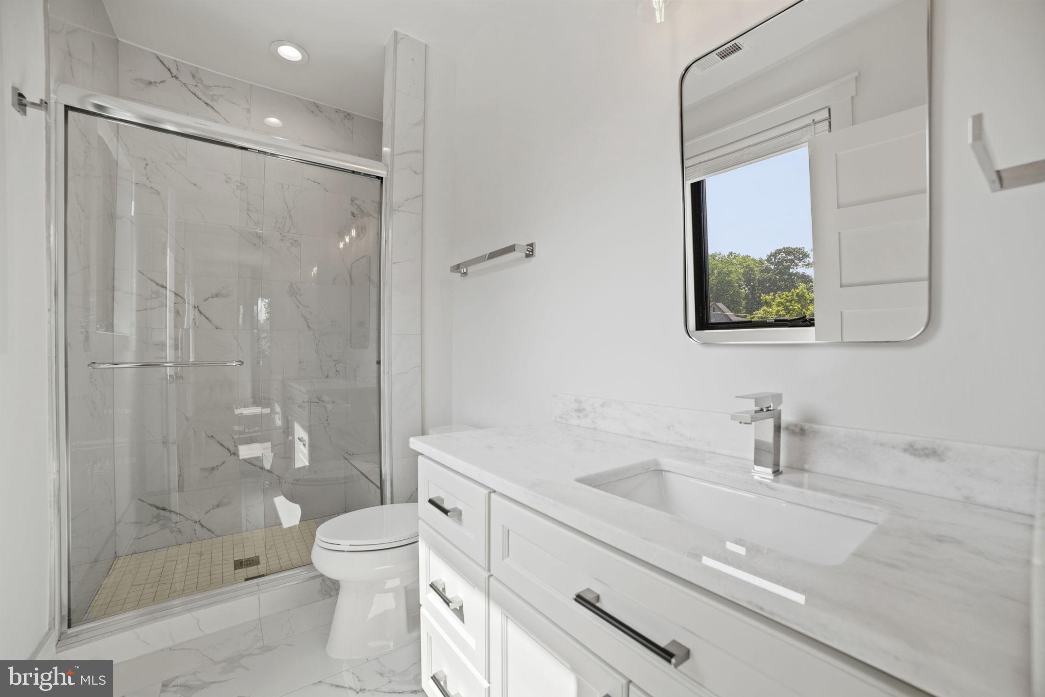 GOLF CLUB MANOR - Residential Lease