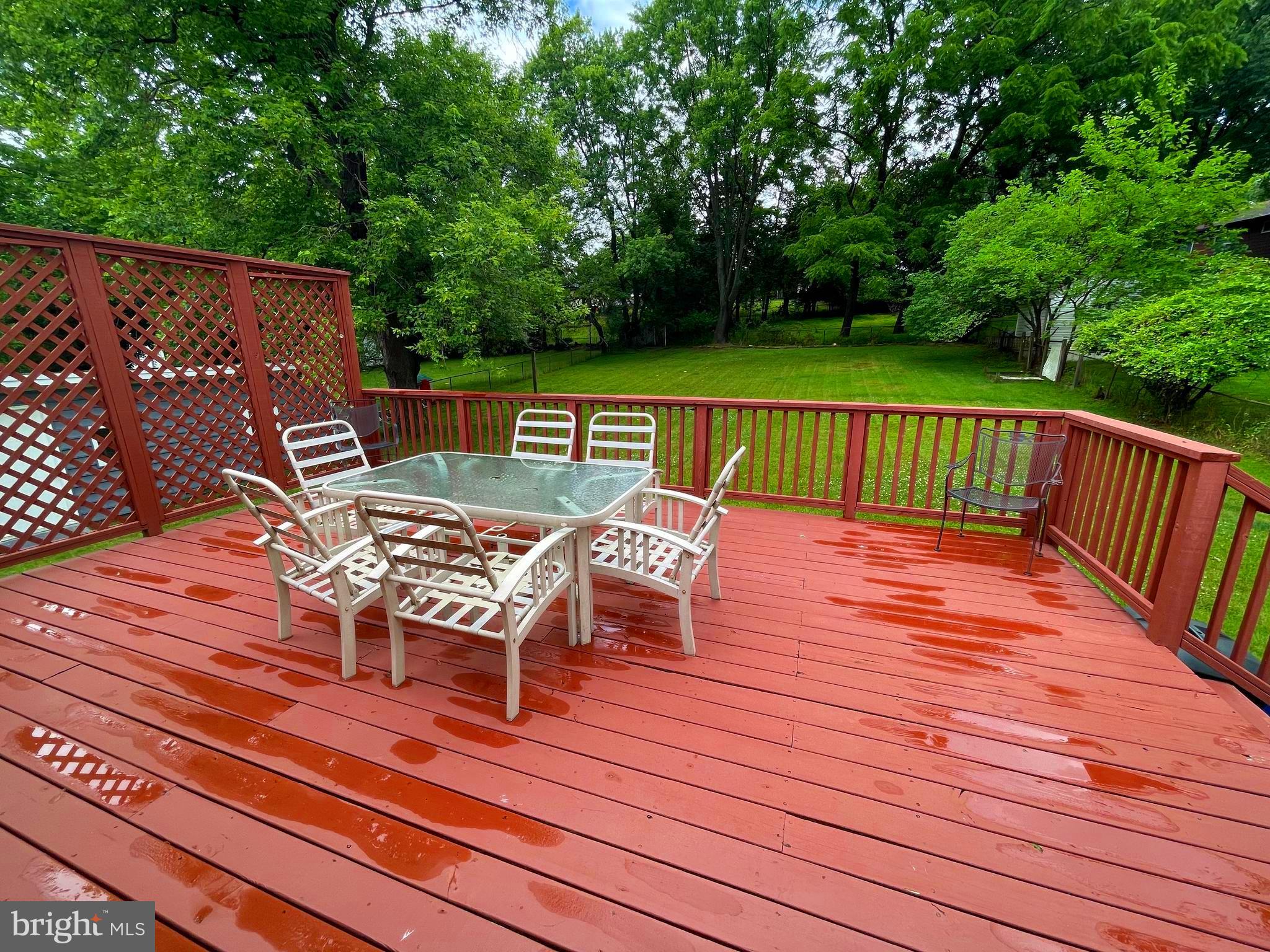 ENGLISH MANOR - Residential Lease