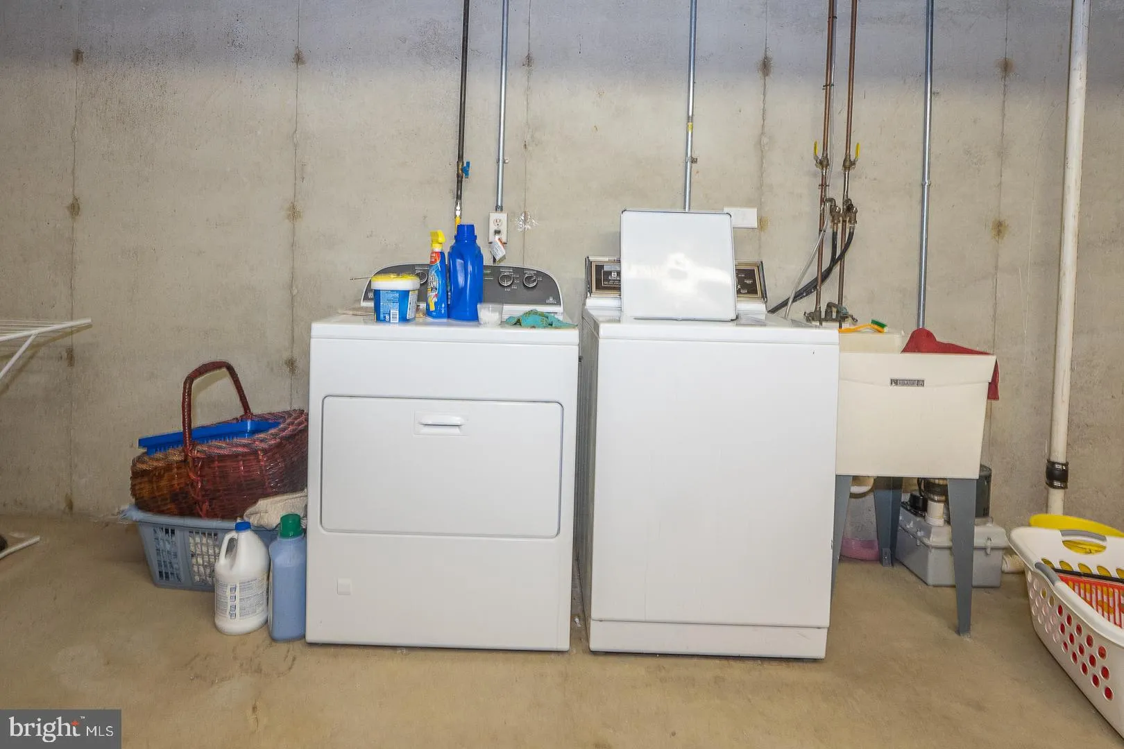 Berwyn, Pennsylvania 19312, United States, 3 Bedrooms Bedrooms, ,3 BathroomsBathrooms,Residential,Contingent,114788