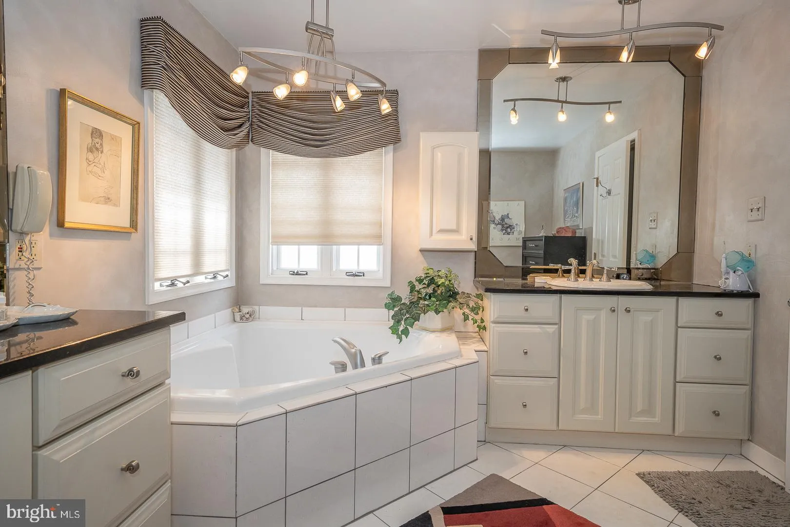 Berwyn, Pennsylvania 19312, United States, 3 Bedrooms Bedrooms, ,3 BathroomsBathrooms,Residential,Contingent,114788