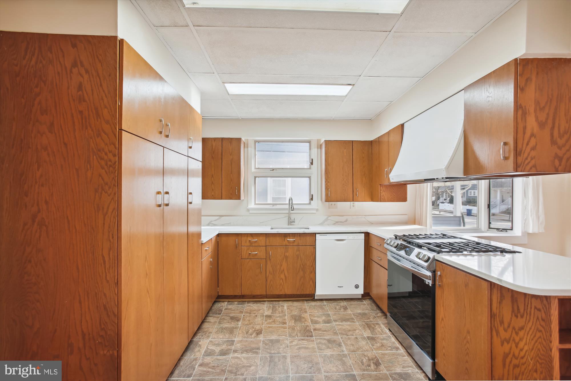 CLARENDON - Residential Lease