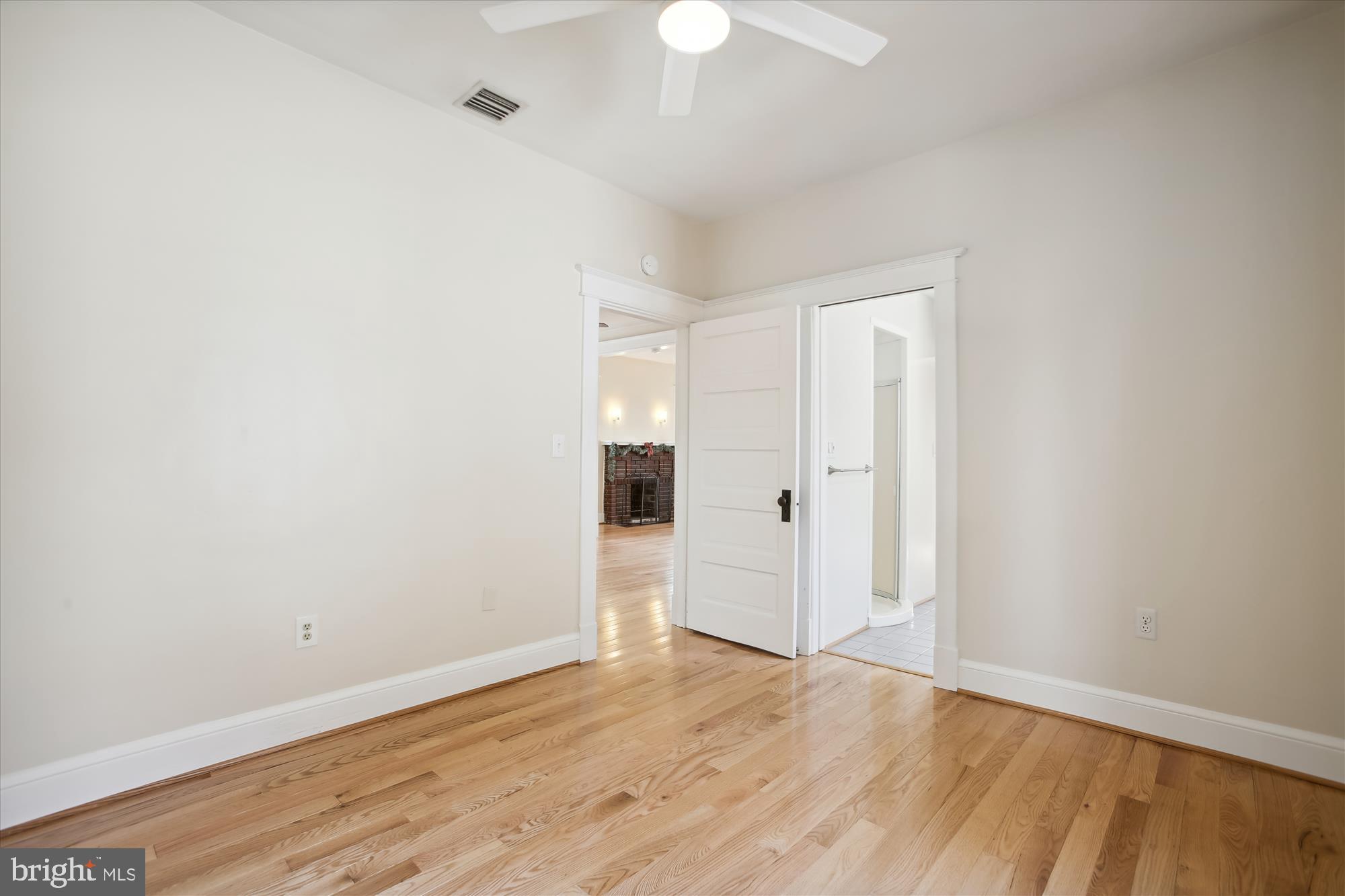 CLARENDON - Residential Lease