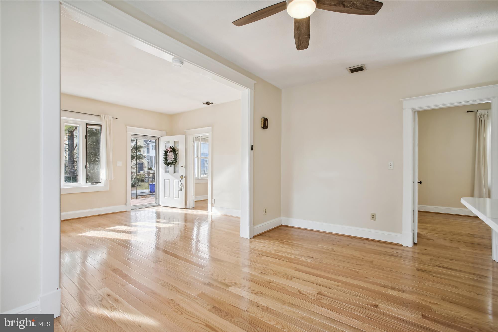 CLARENDON - Residential Lease