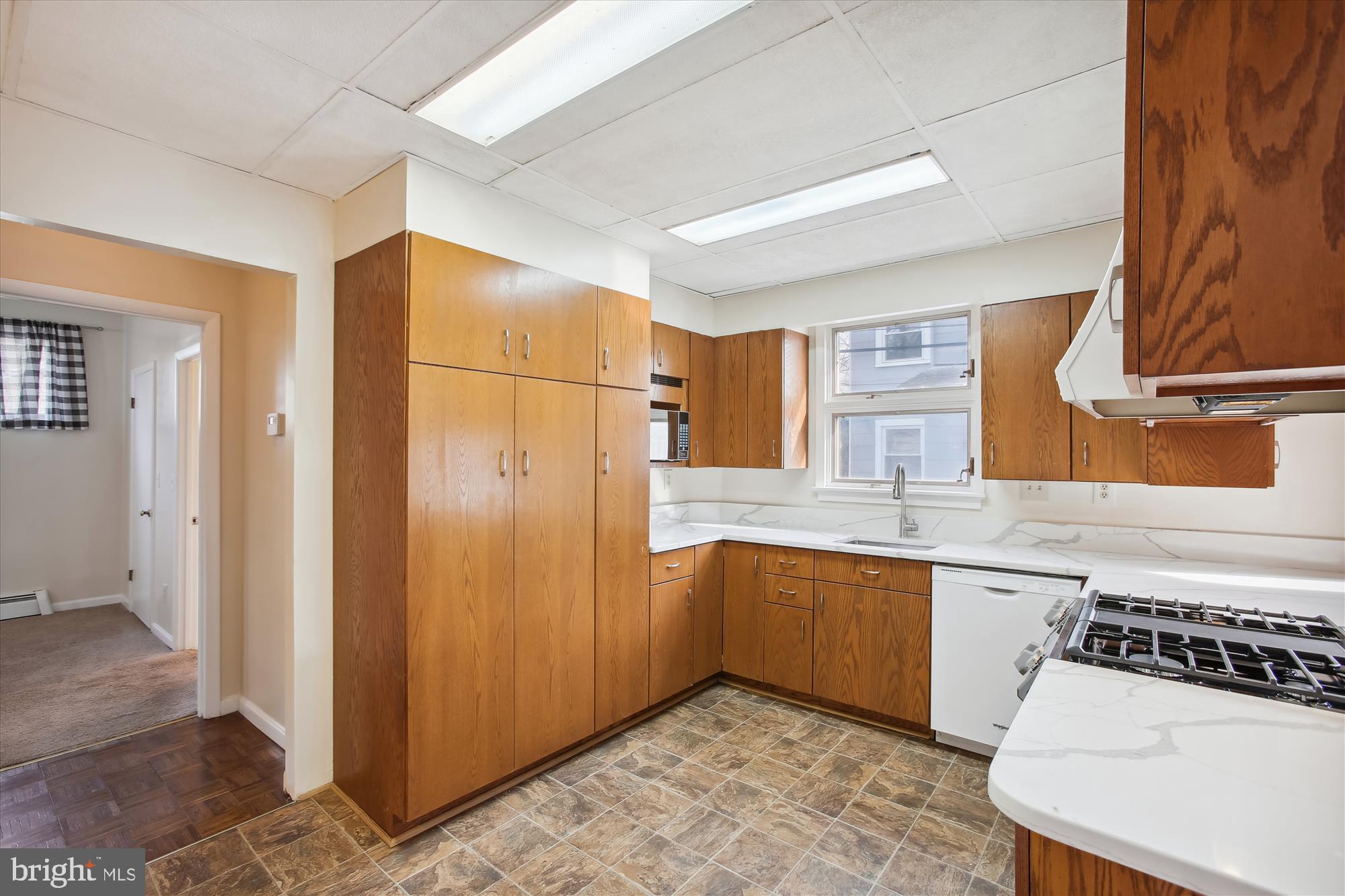 CLARENDON - Residential Lease