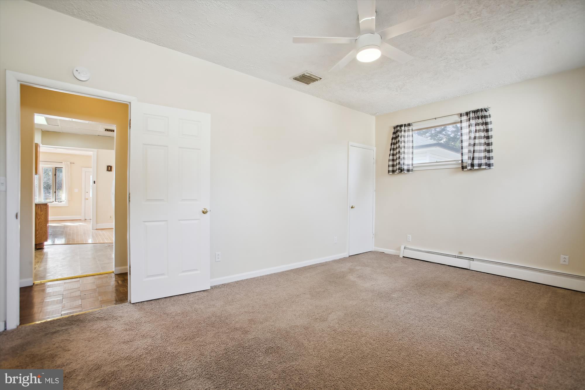 CLARENDON - Residential Lease