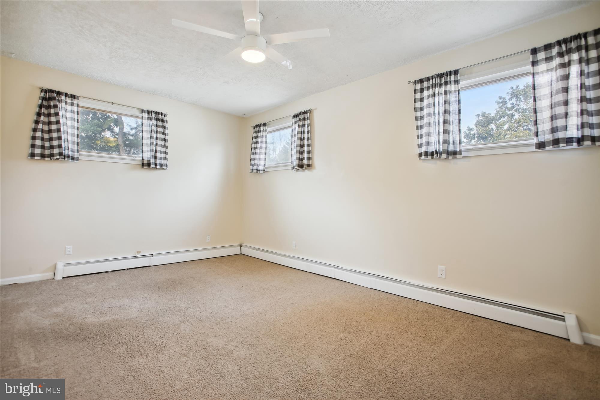 CLARENDON - Residential Lease