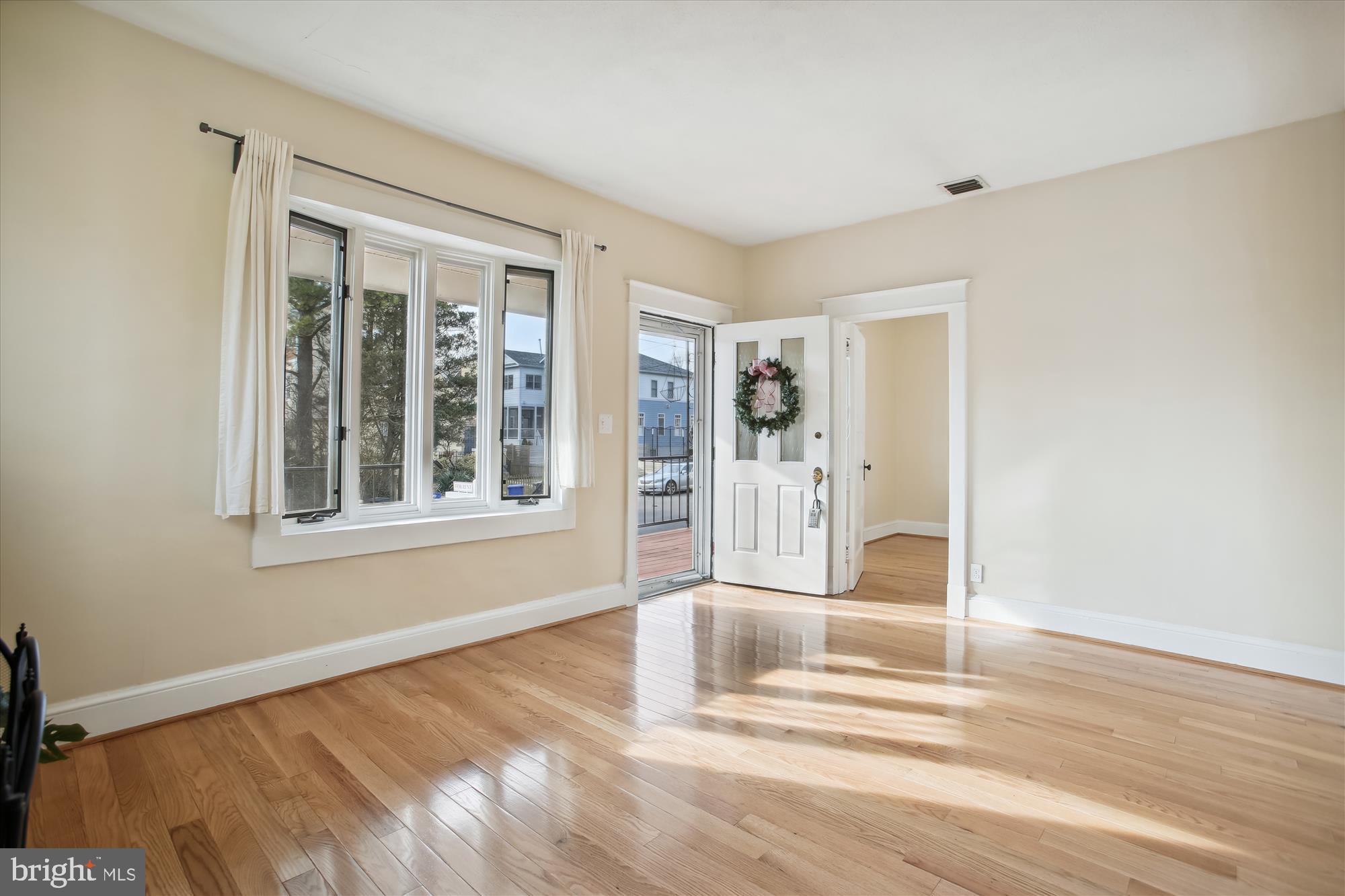 CLARENDON - Residential Lease