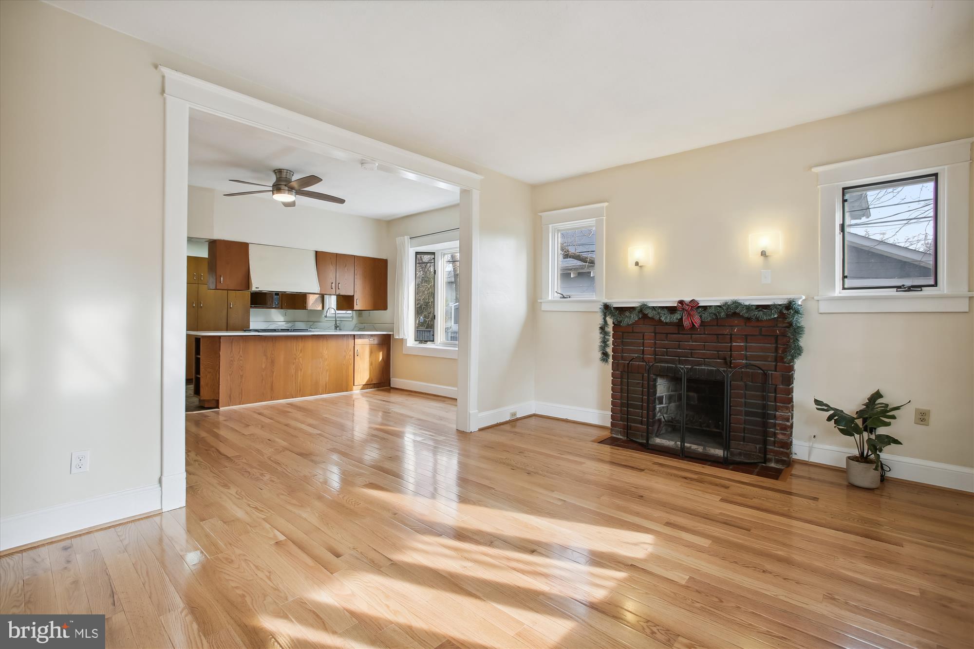 CLARENDON - Residential Lease