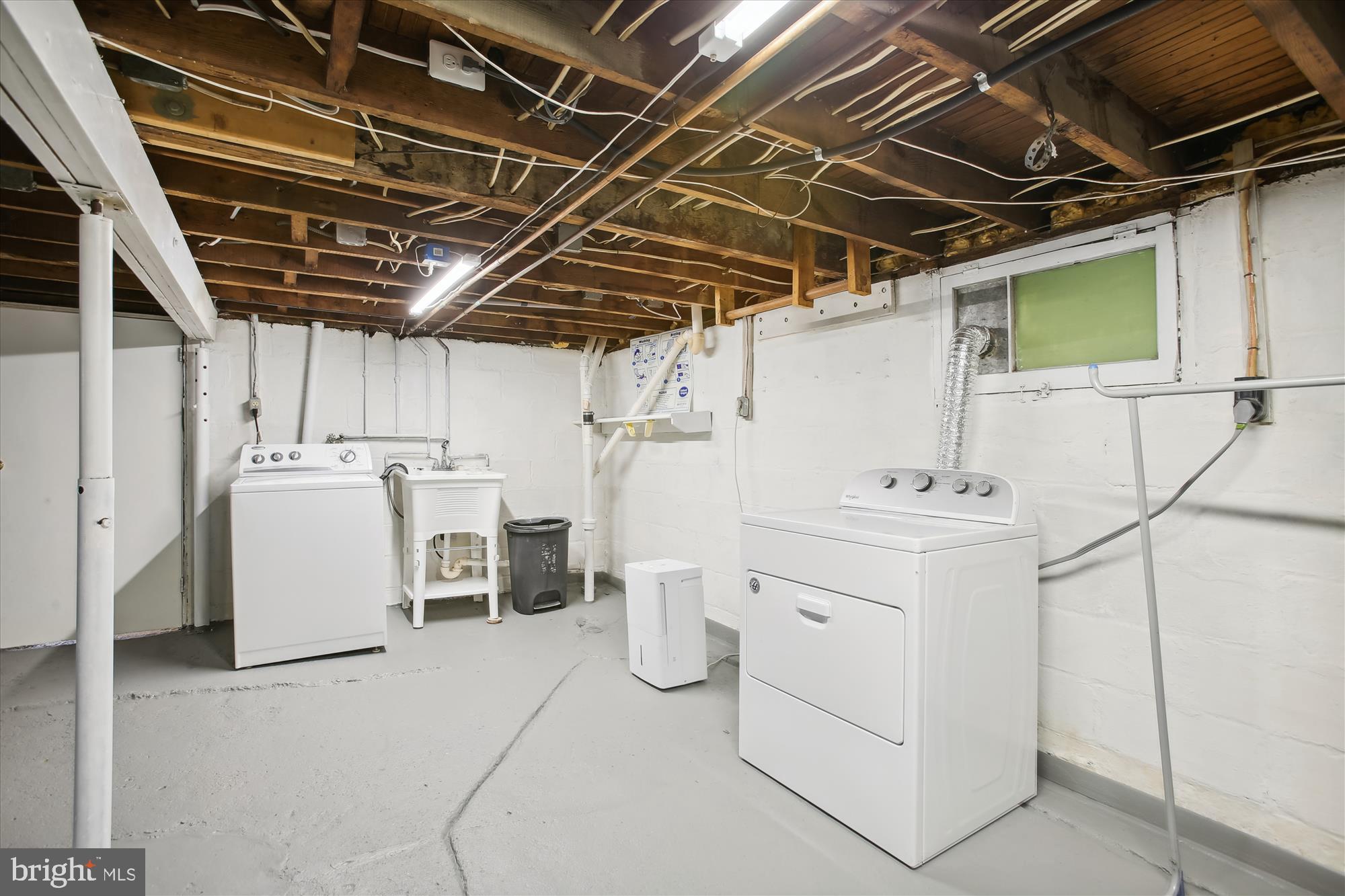 CLARENDON - Residential Lease