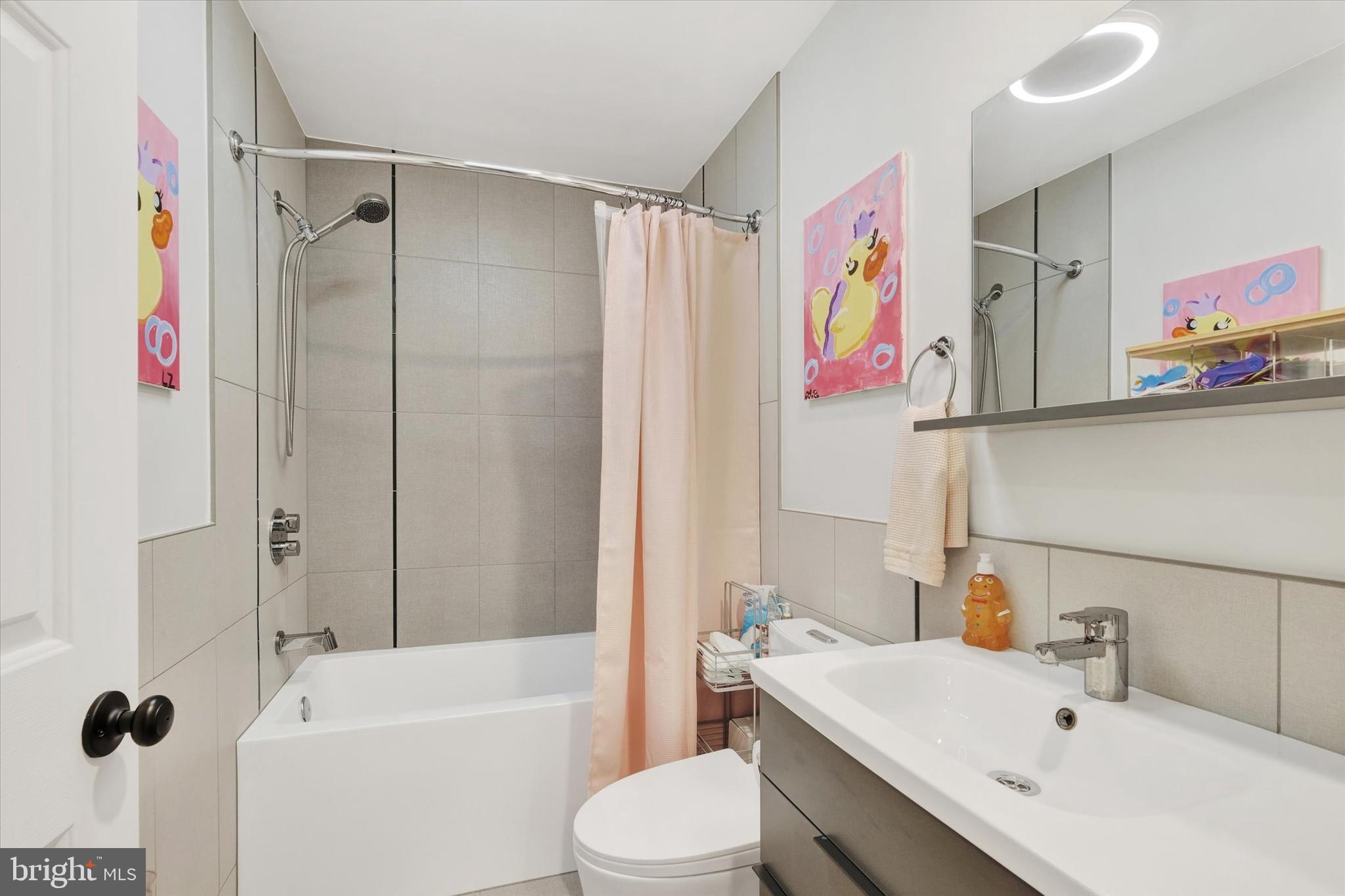 PORT RICHMOND - Residential