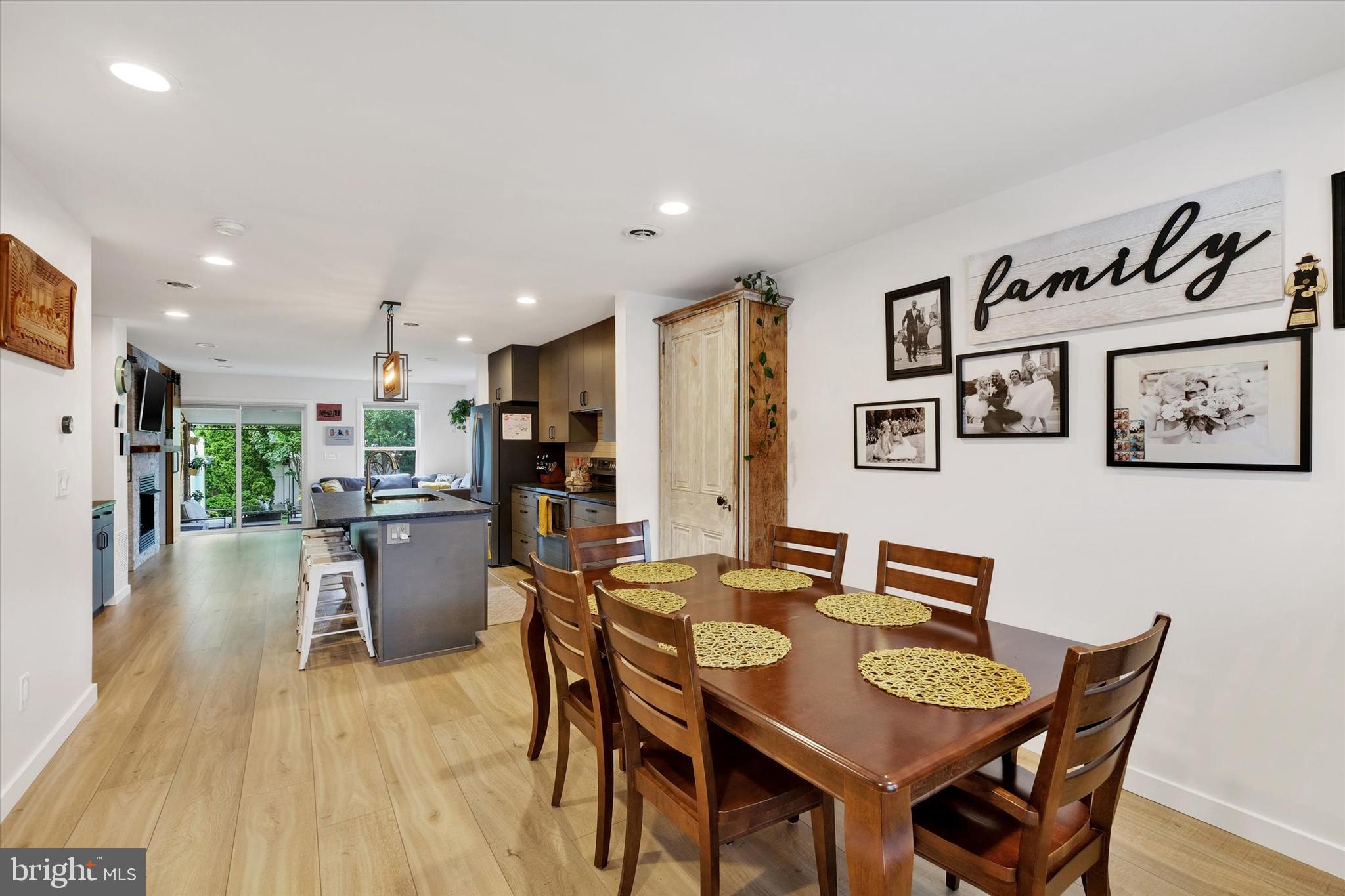 PORT RICHMOND - Residential