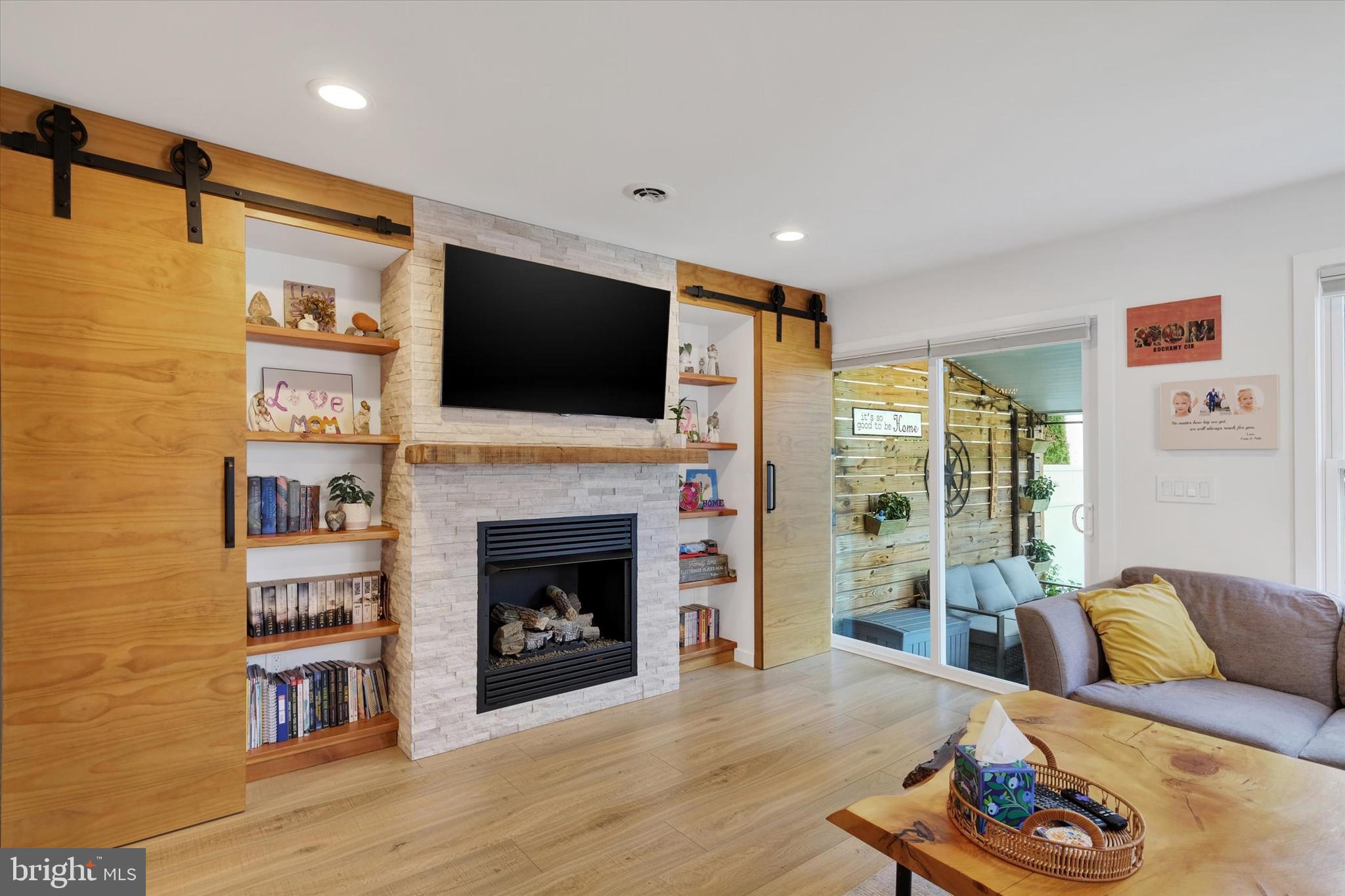 PORT RICHMOND - Residential