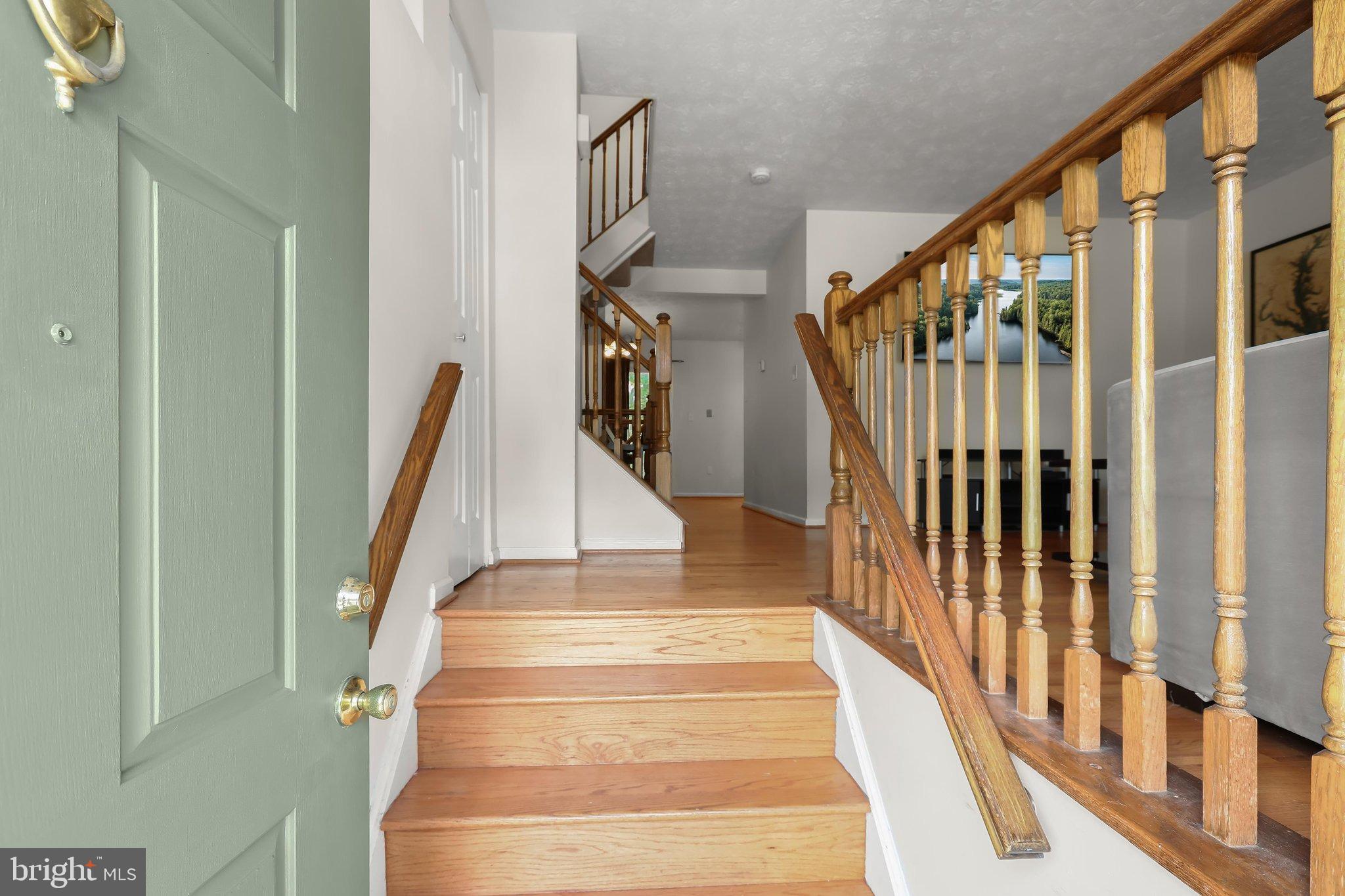 1210 SWANHILL COURT