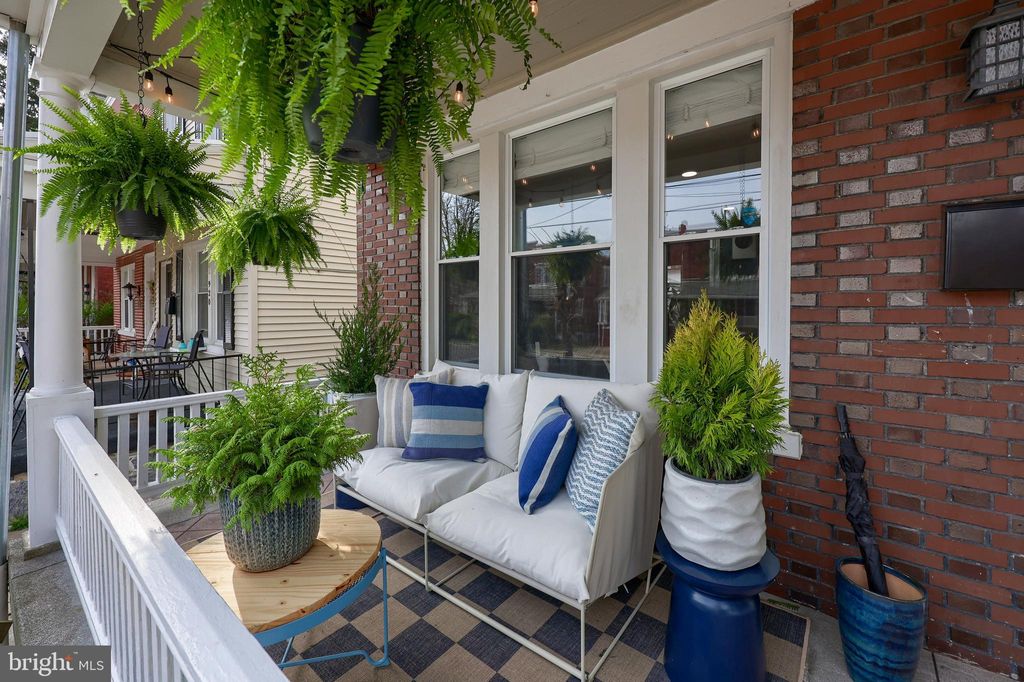 Photo of 922 Edgewood Avenue, Lancaster, PA 17603 (MLS # PALA2049446)