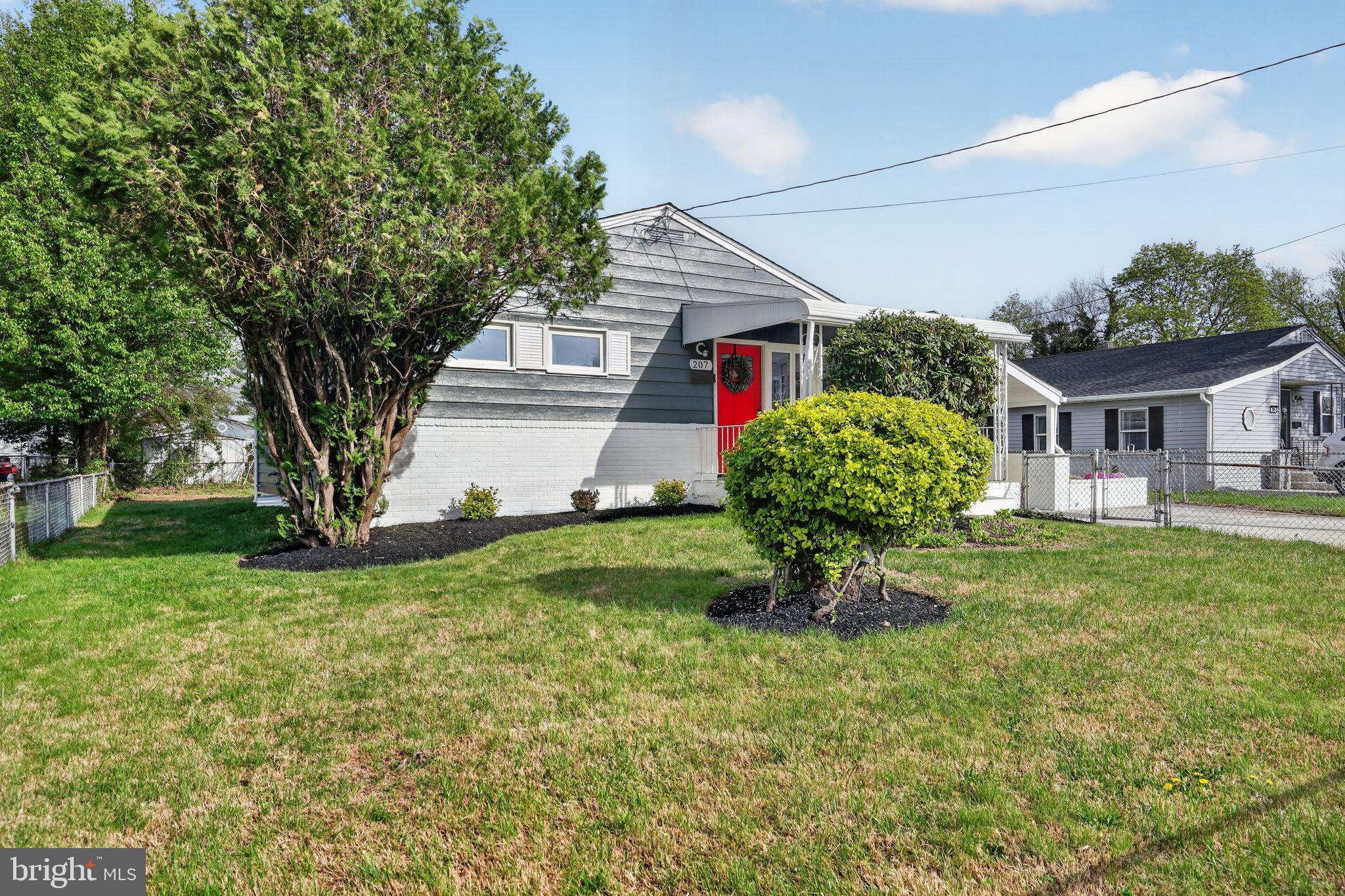 207 CANARY LANE