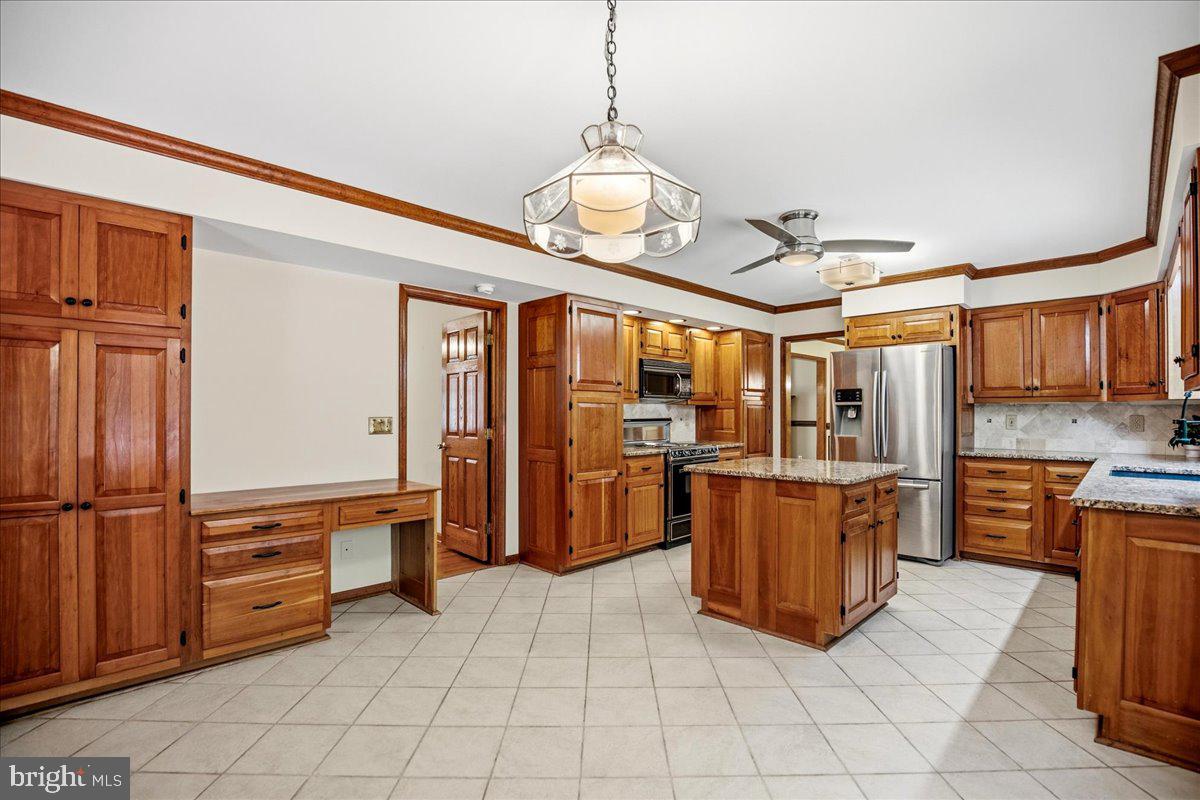 1151 THOMPSON COURT