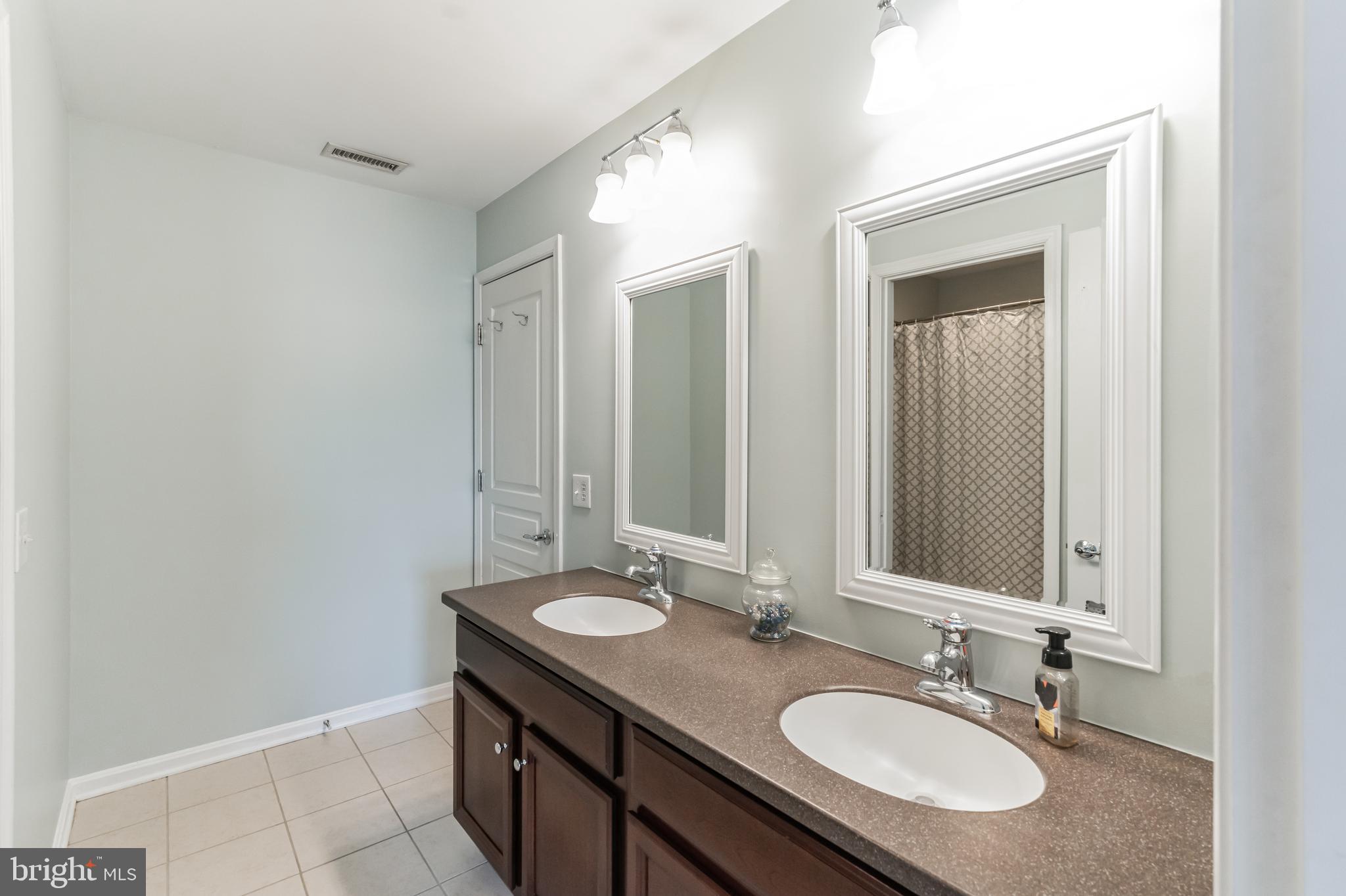 WINDSOR RIDGE - Residential