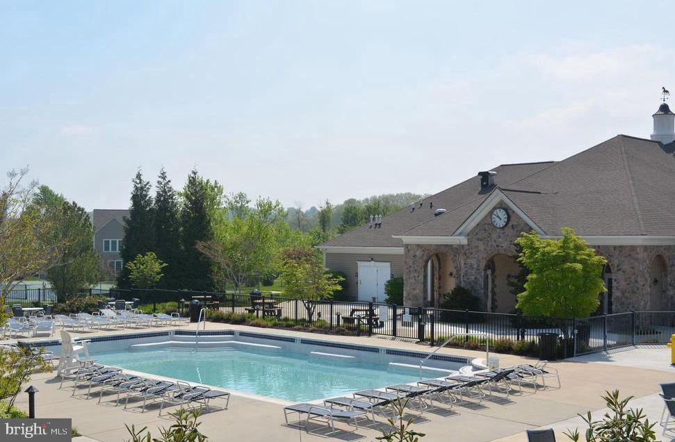 WINDSOR RIDGE - Residential