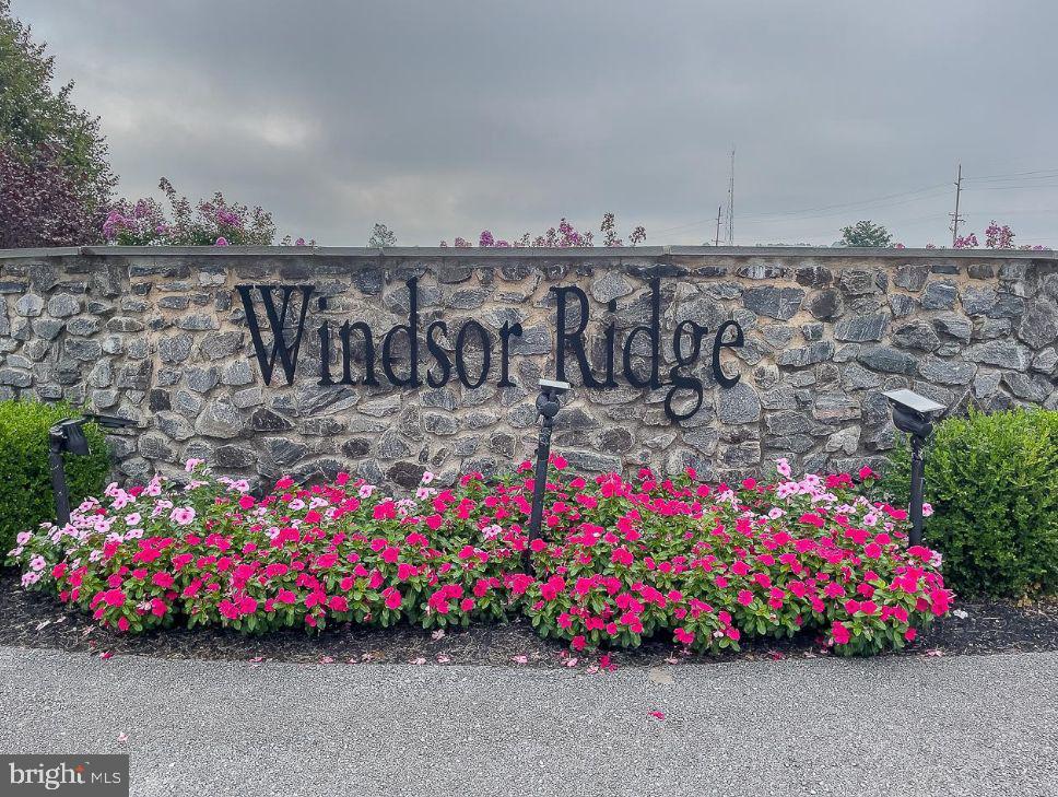 WINDSOR RIDGE - Residential