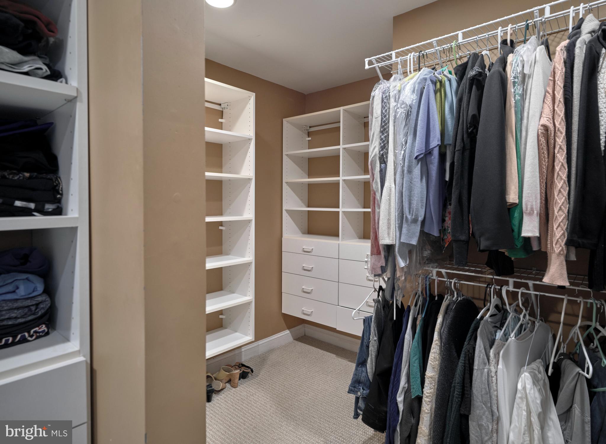 FOX HUNT ESTS - Residential