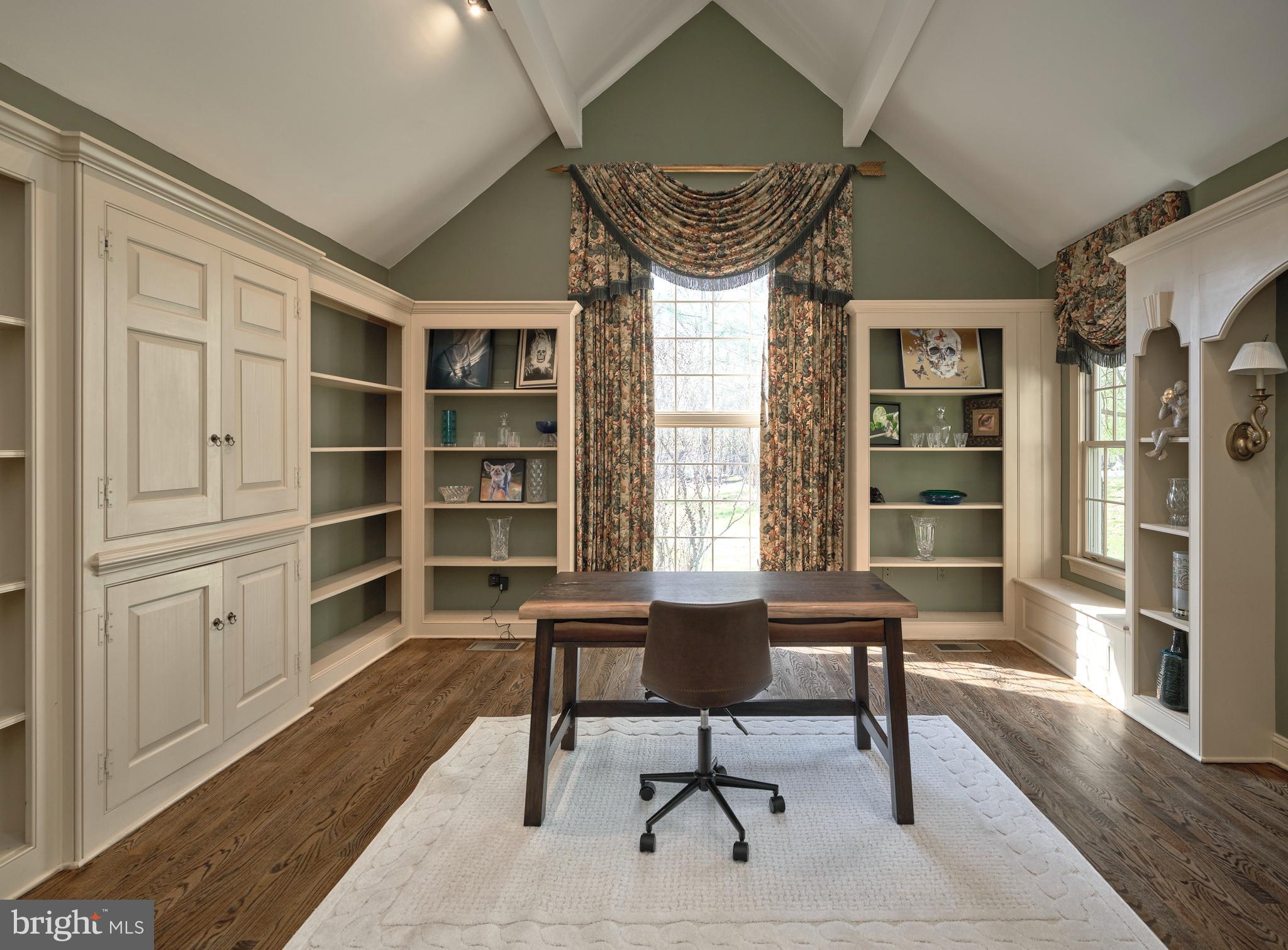 FOX HUNT ESTS - Residential