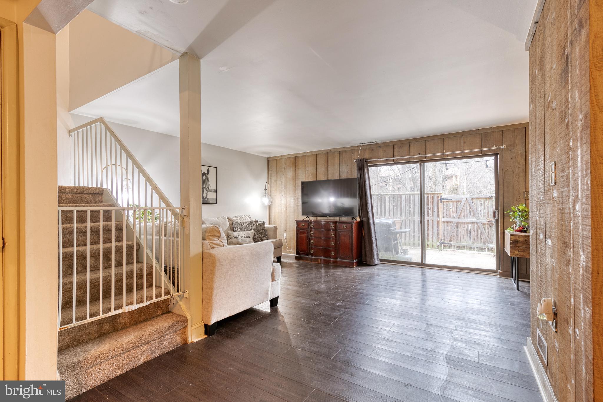 VILLAGE OF WILDE LAKE - Residential