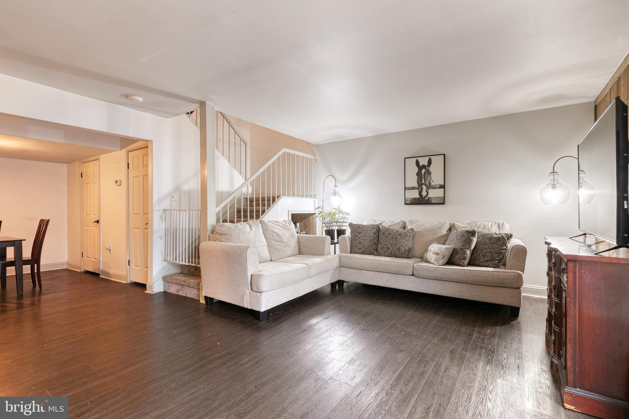 VILLAGE OF WILDE LAKE - Residential